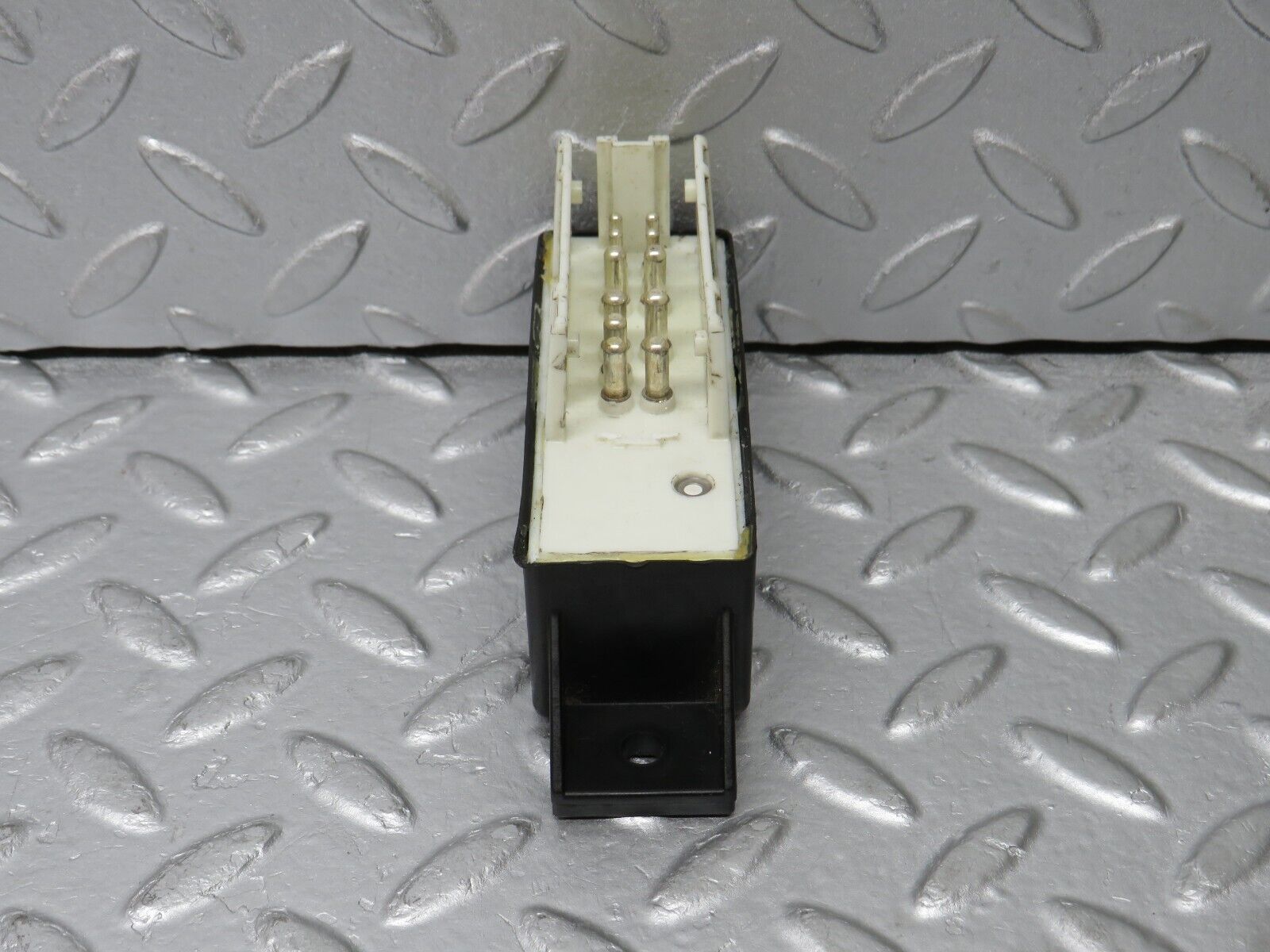 38327 Mercedes-Benz R129 280SL Coupe Windscreen Wiper Relay 0015427919