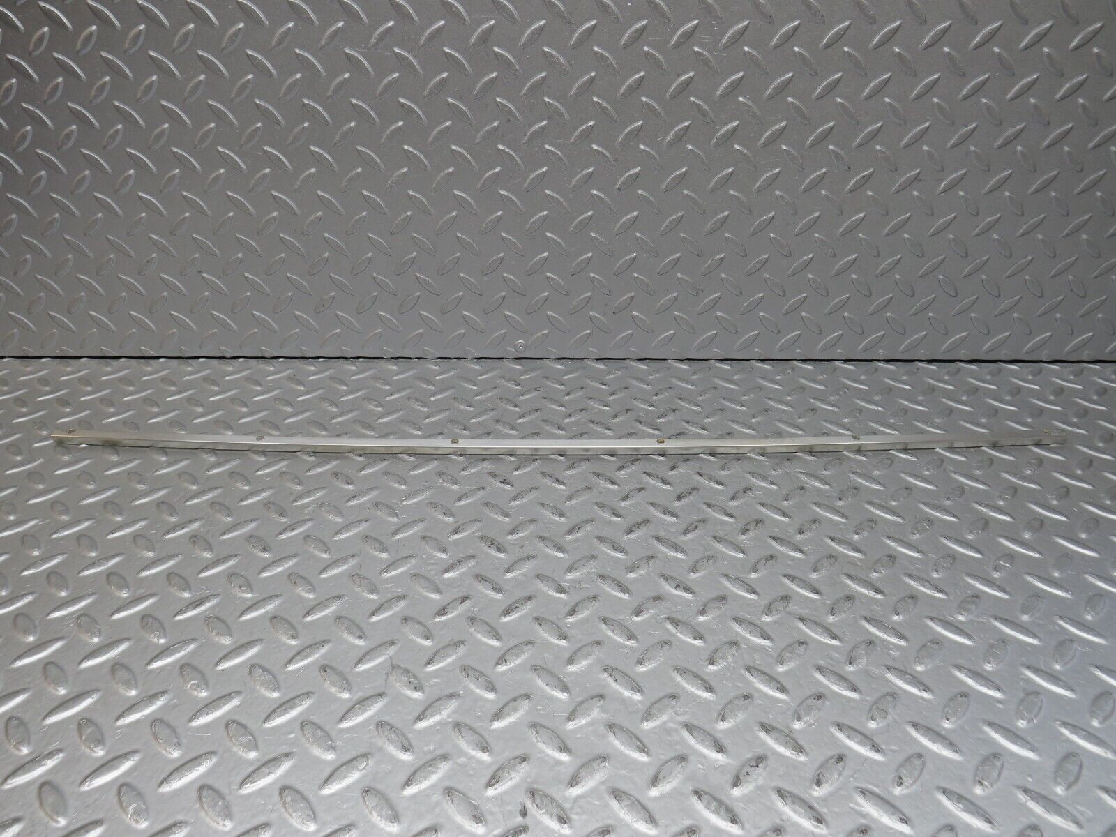 36953 Mercedes-Benz C126 420SEC Coupe Sunroof Chrome Trim