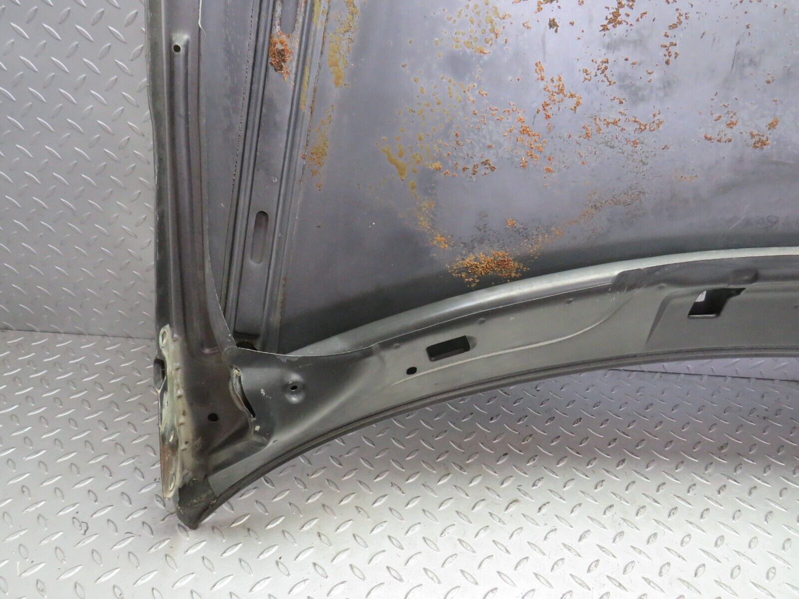 32628 Mercedes-Benz S124 300TE Wagon Bonnet