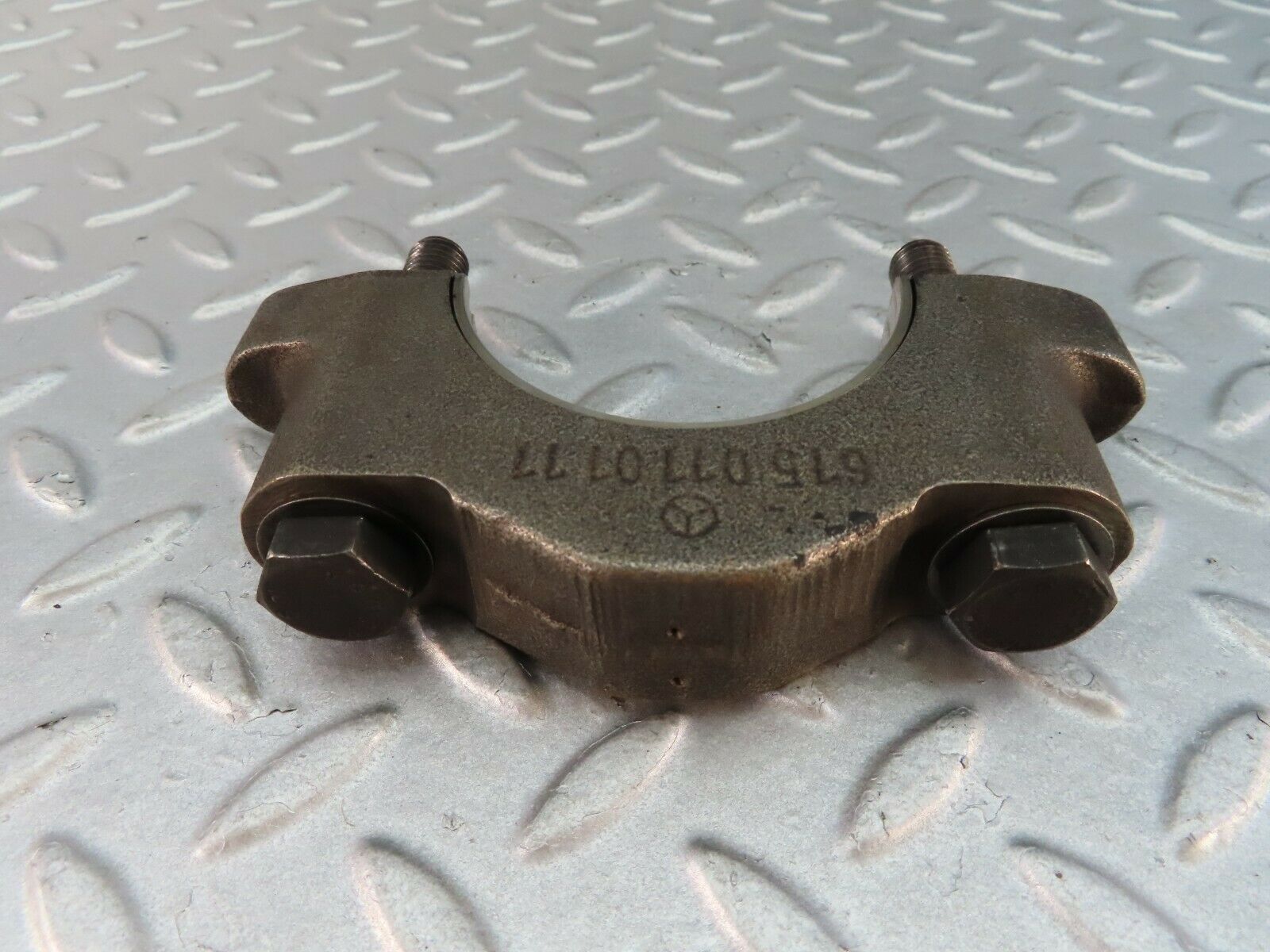 8026 Mercedes-Benz W115 220D Crankshaft Bearing Holder Block 6150110111