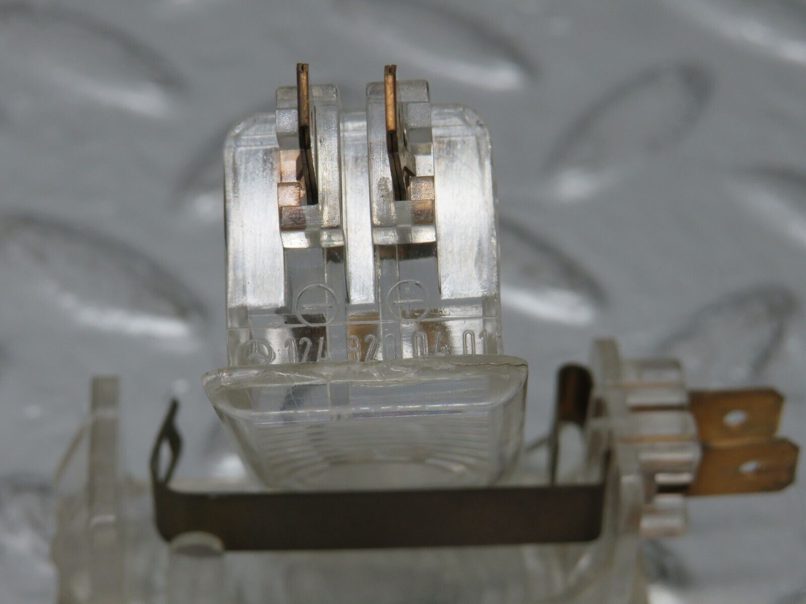 32466 Mercedes-Benz S124 300TE Wagon Under Dash Footwell Light 1248200401