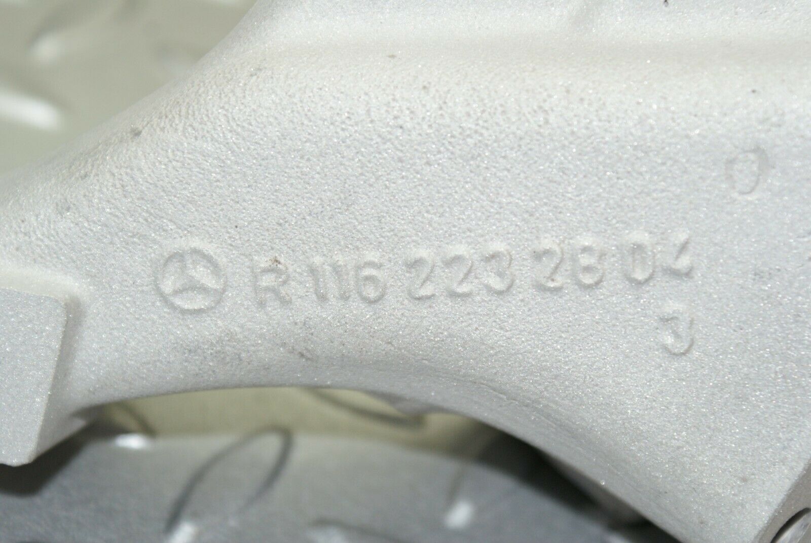 2562 Mercedes-Benz W116 350SE Engine Mount Bracket 1162232804