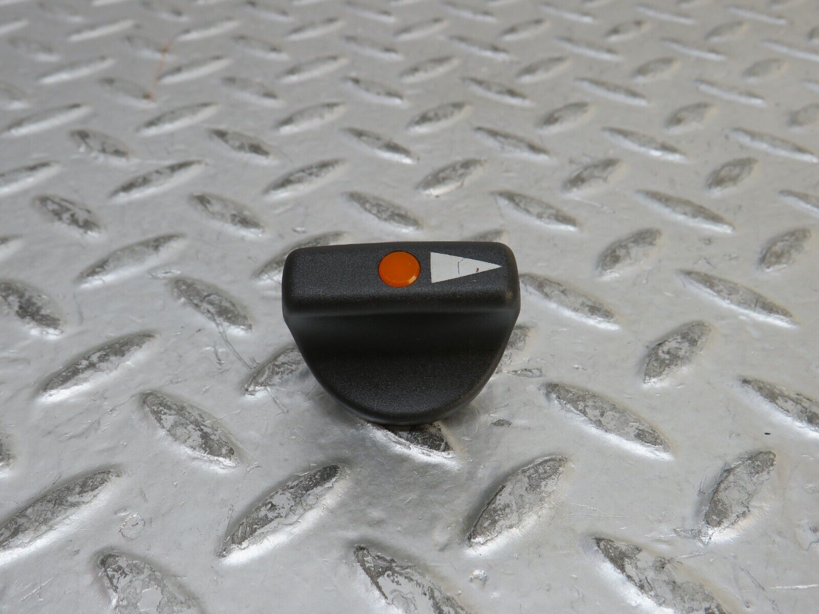 28327 Mercedes-Benz S123 240D Wagon Headlight Switch Knob 1265400083