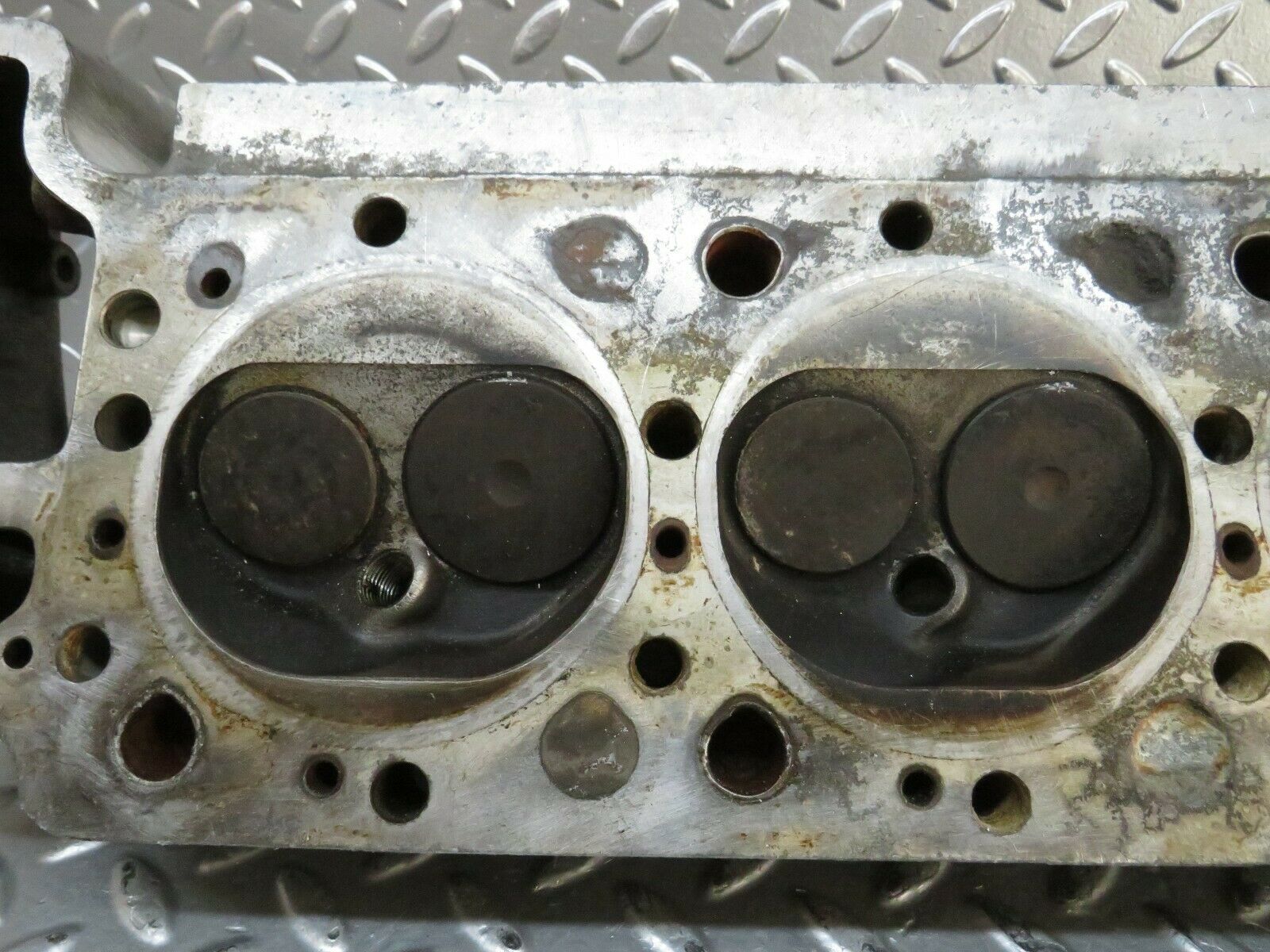 23871 Mercedes-Benz C107 450SLC Coupe Cylinder Head Right 1160162701