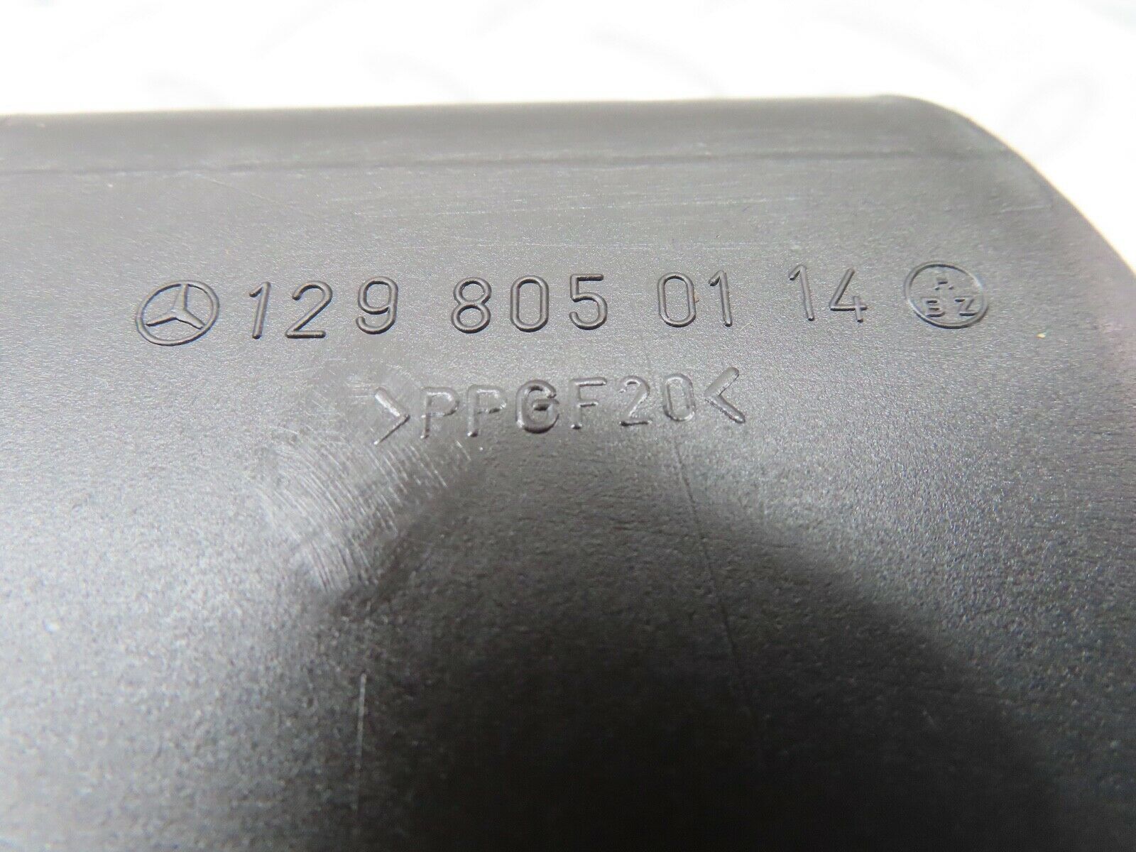 17264 Mercedes-Benz R129 300SL Coupe Central Locking Vacuum Pump Bracket