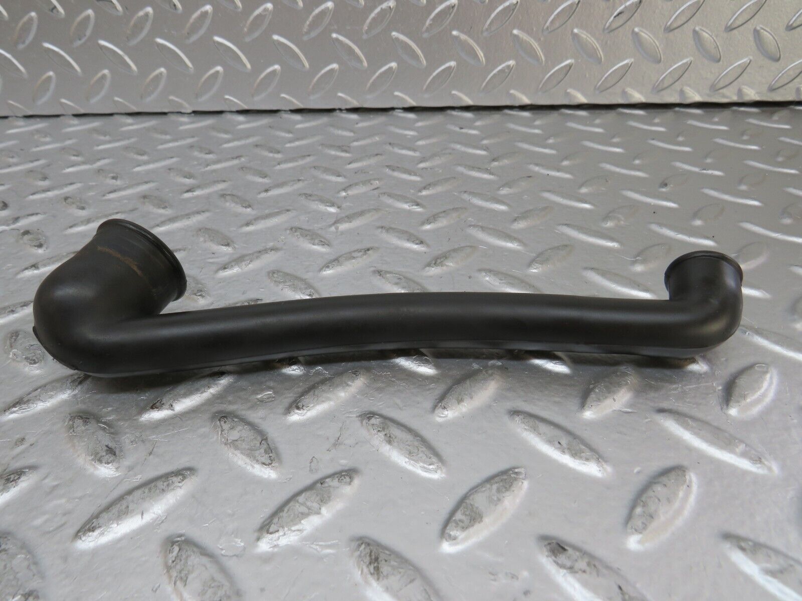 26264 Mercedes-Benz W116 450SE Crankcase Breather Hose 1170940391