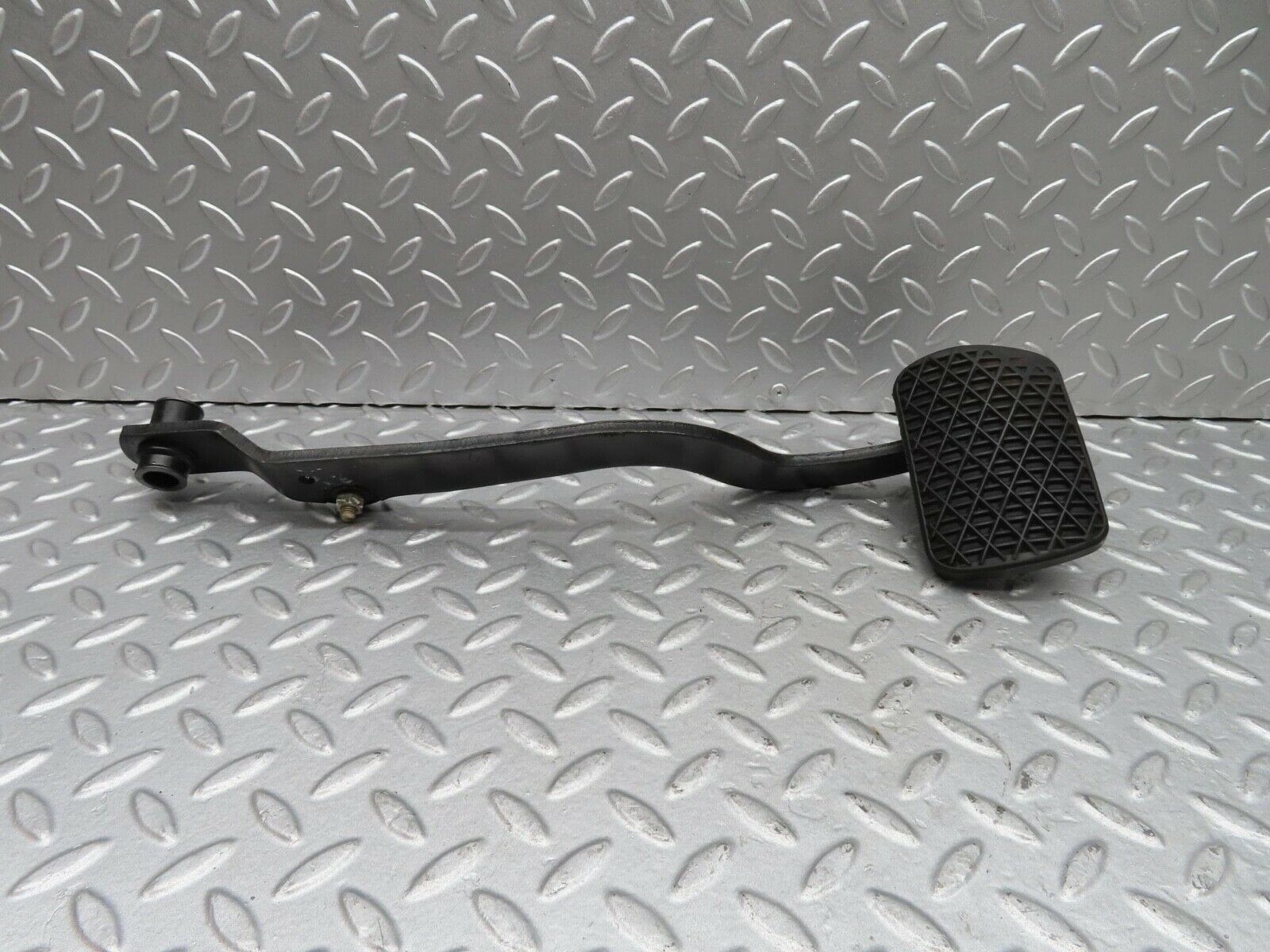 14396 Mercedes-Benz W116 350SE Brake Pedal 1232910082