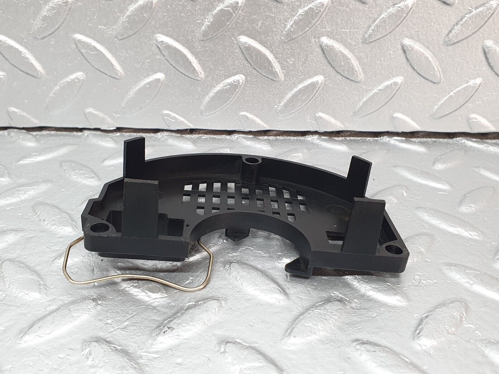 40795 Mercedes-Benz W123 300D Alternator Generator Back Plastic Cover