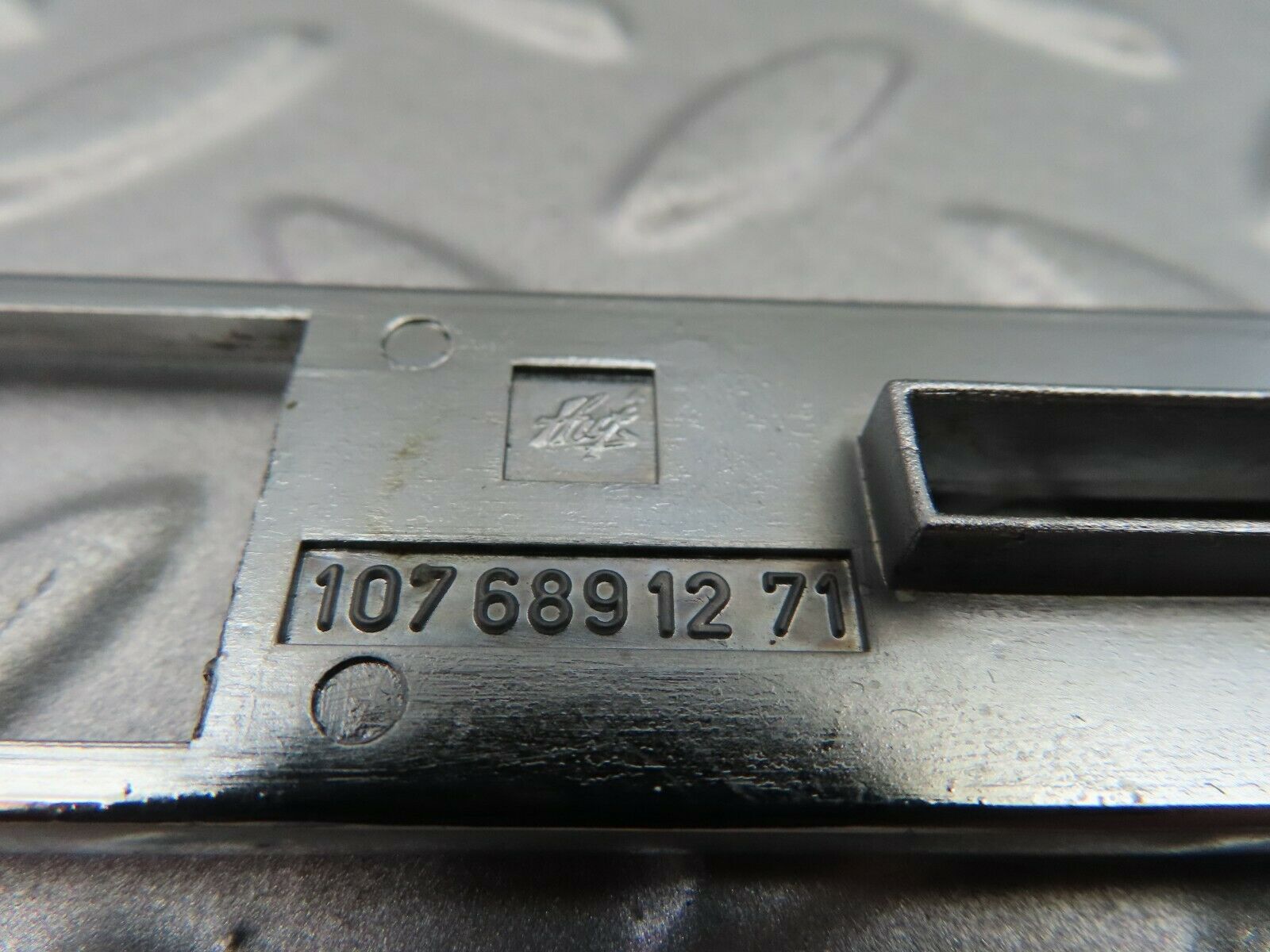 6936 Mercedes-Benz C107 350SLC Coupe Dashboard Trim Cover 1076891271