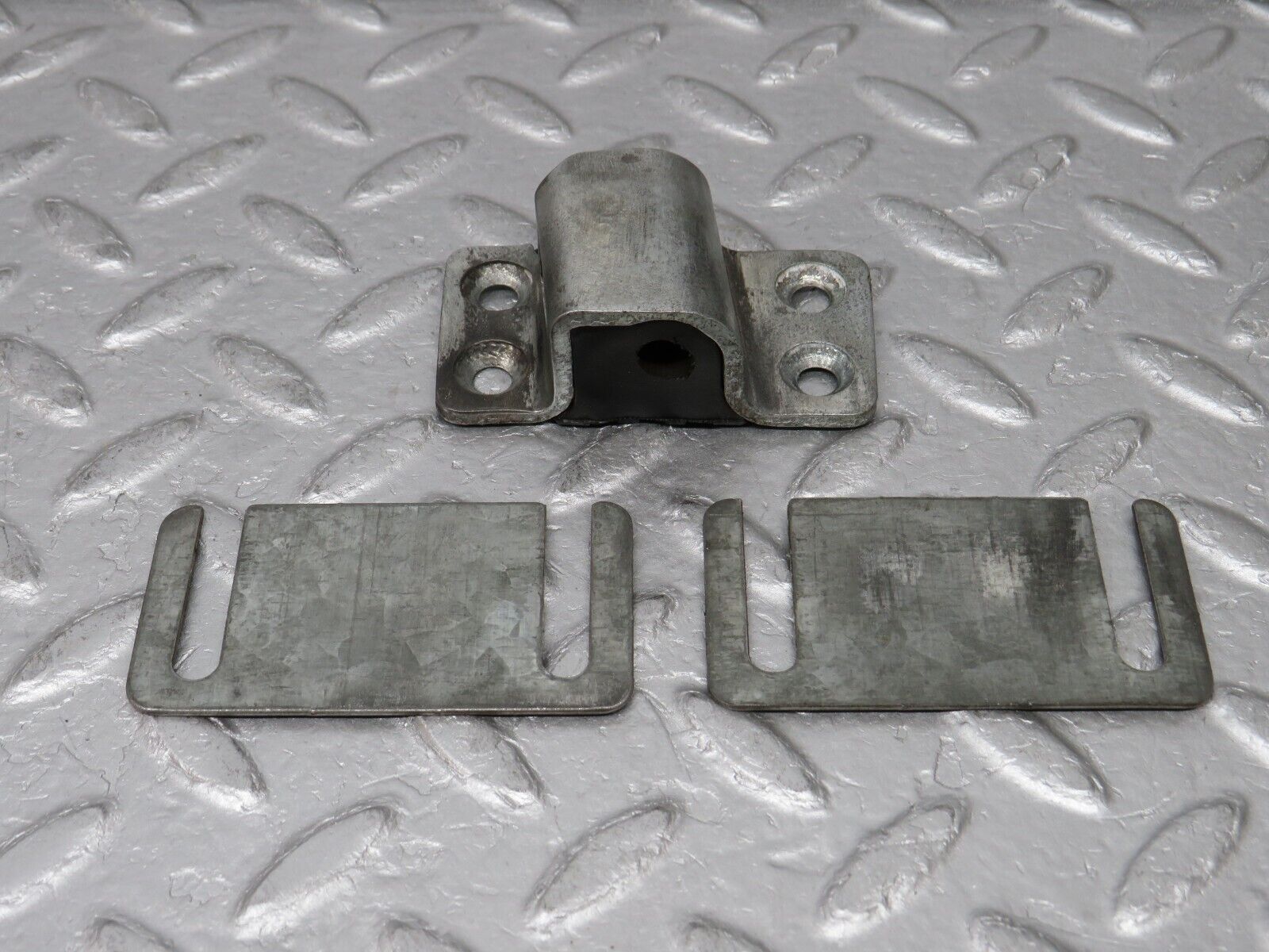 37479 Mercedes-Benz W109 300SEL Door Lock Latch Right