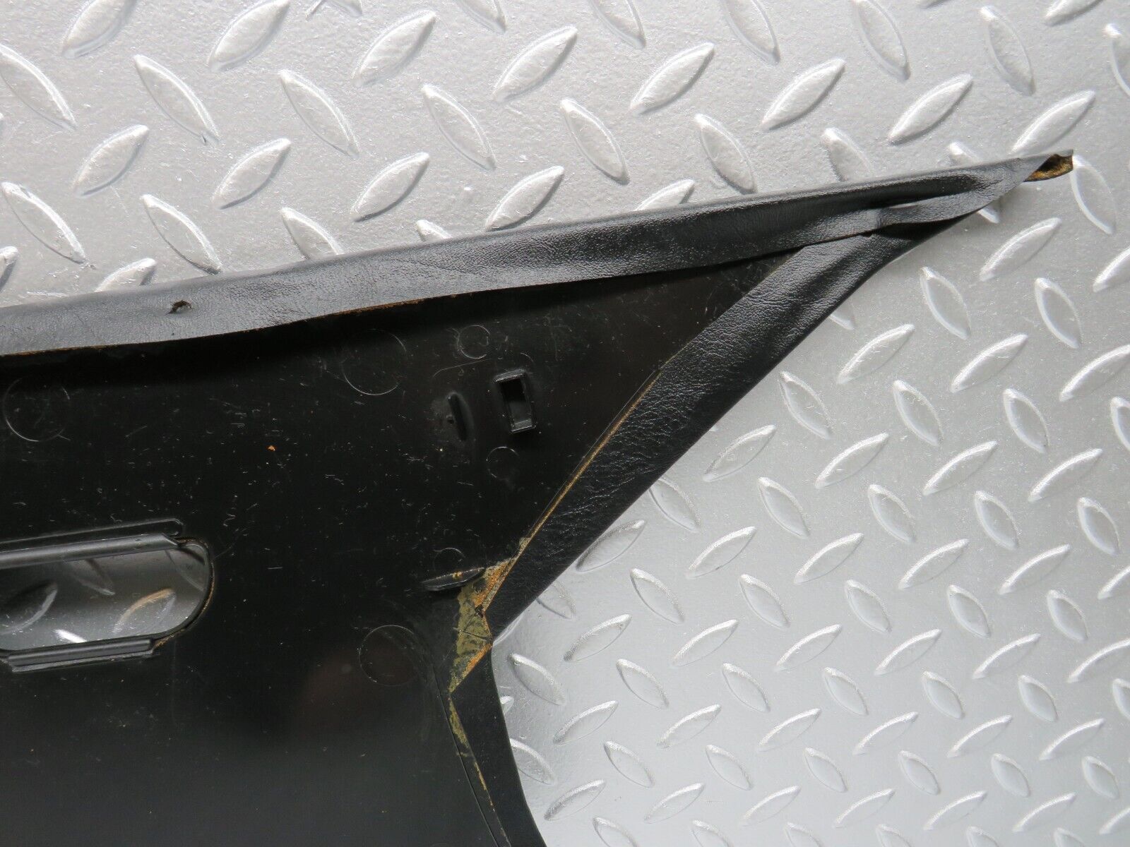 31568 Mercedes-Benz W201 190LE 1.8L C Pillar Cover Trim Left Black 2016950144