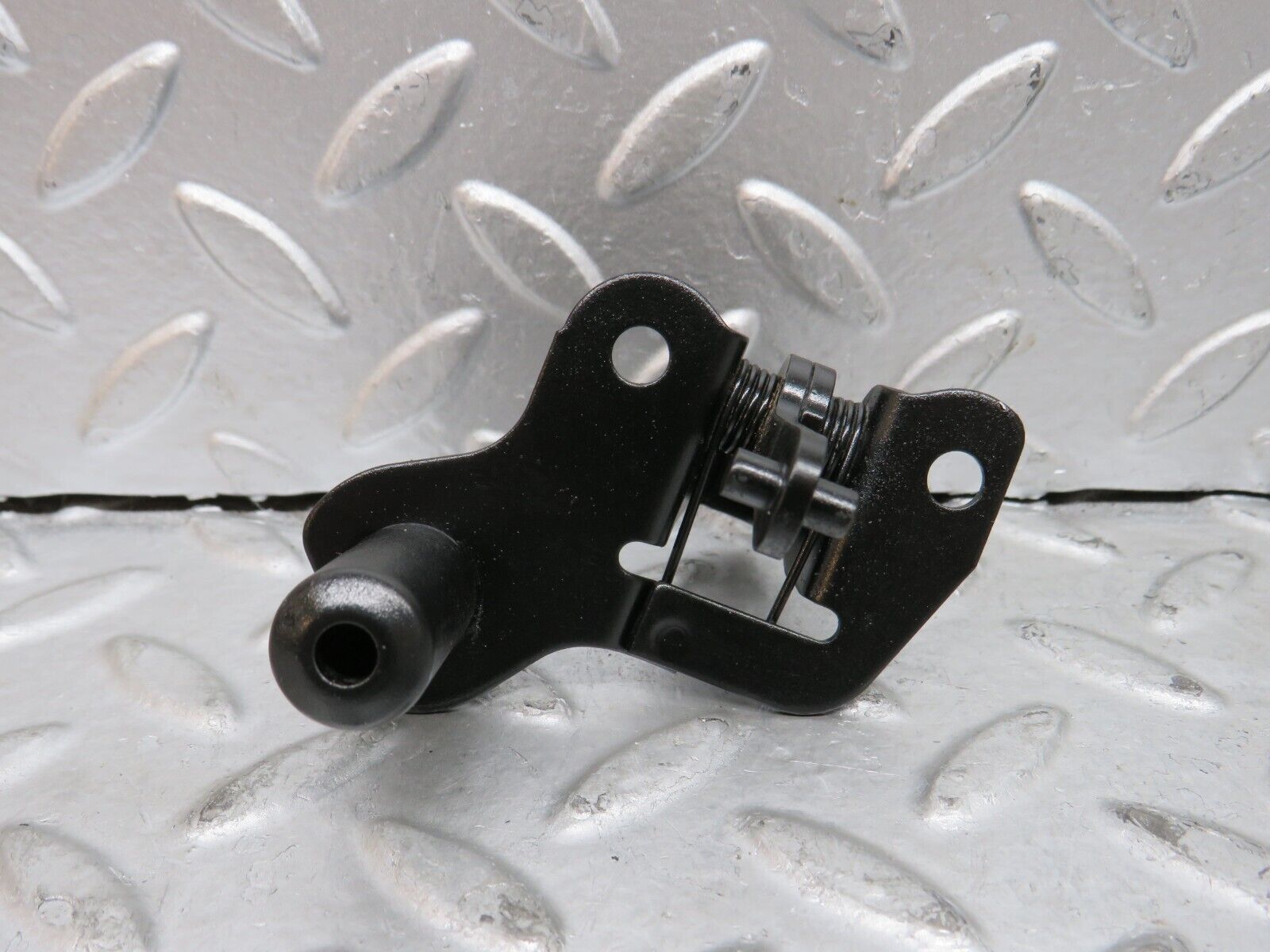 29120 Mercedes-Benz C124 320CE Coupe Bonnet Lock Catch 1248800260