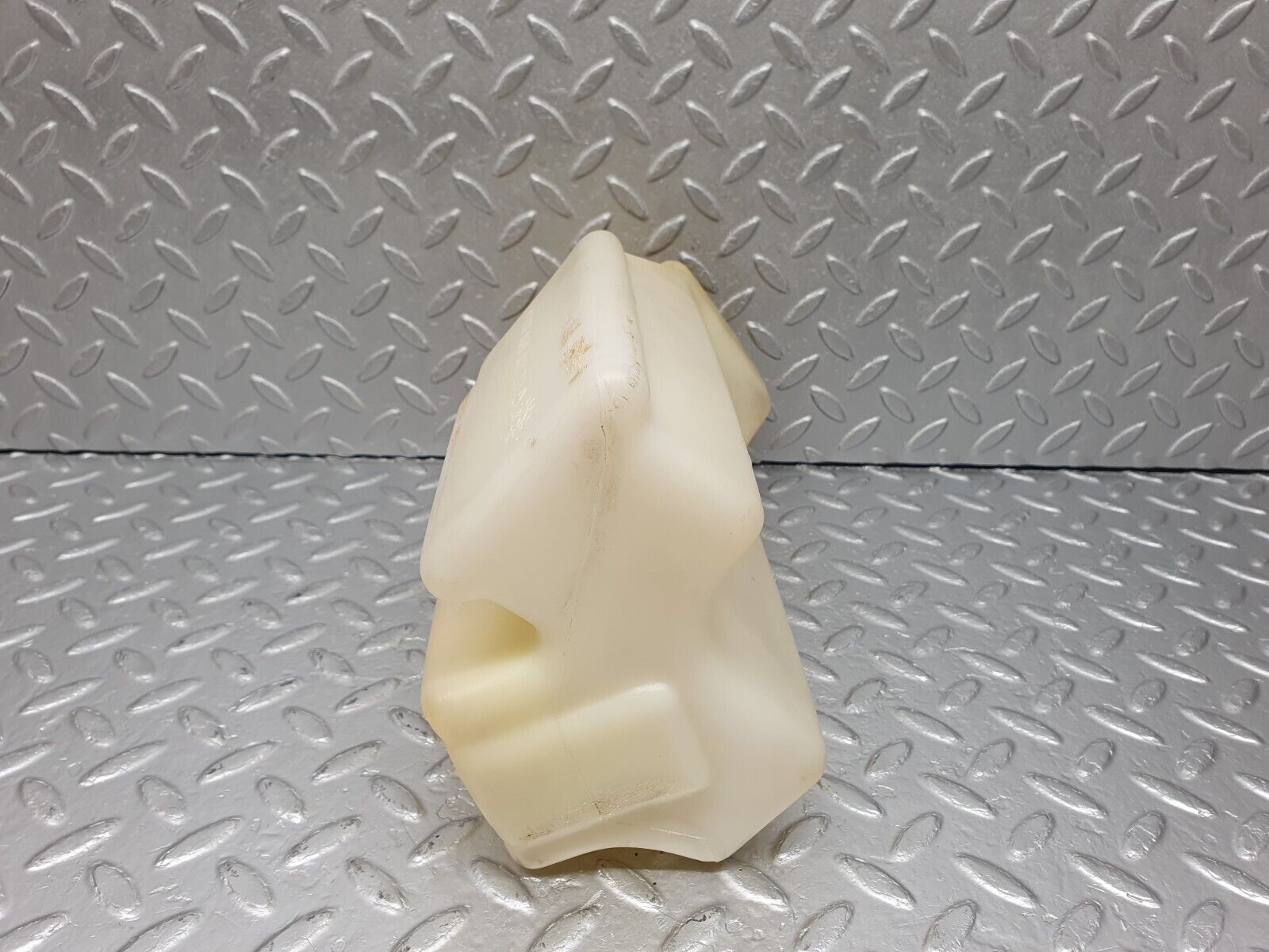 40814 Mercedes-Benz W123 300D Windscreen Washer Fluid Reservoir 1238690720 1238690072