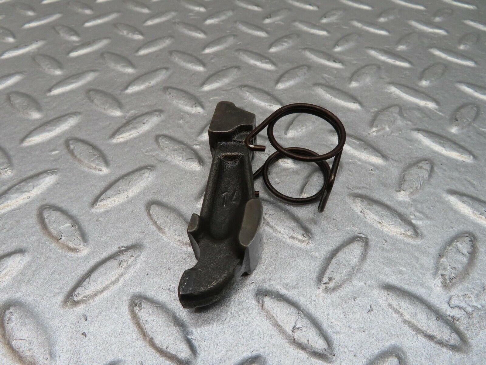 12866 Mercedes-Benz W111 220SE Valve Rocker Arm With Retaining Spring