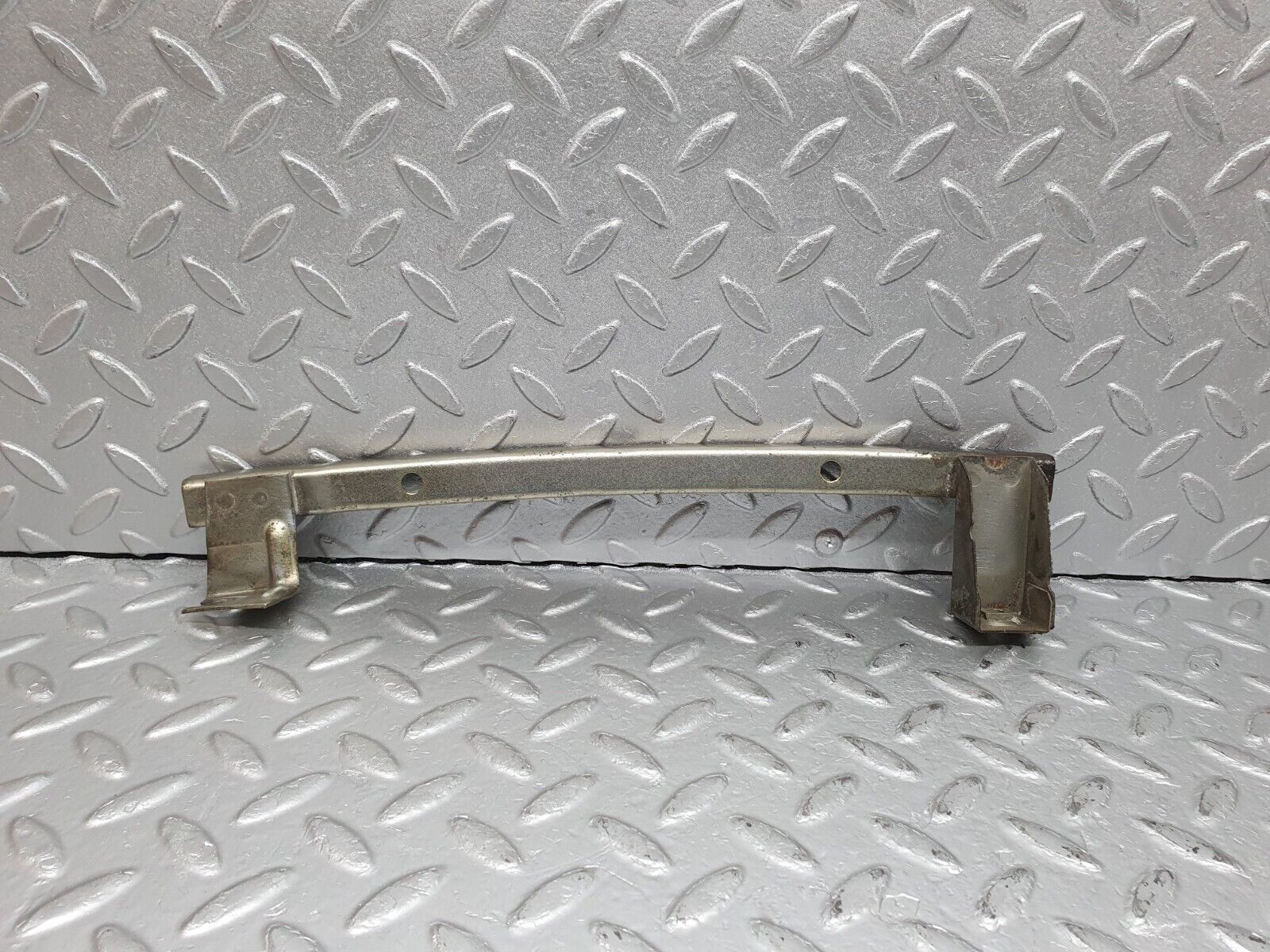 41068 Mercedes-Benz W126 300SE Rear Right Door Window Channel