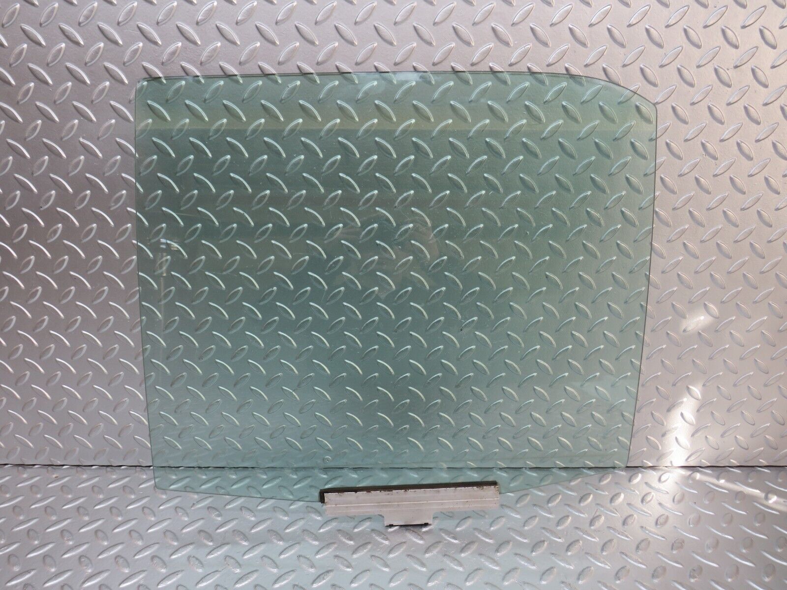 29261 Mercedes-Benz W124 230E Rear Left Door Window Glass