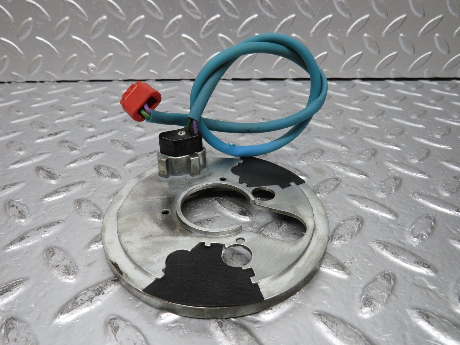 31311 Mercedes-Benz S124 220TE Wagon Steering Wheel Contact Plate 1244620597