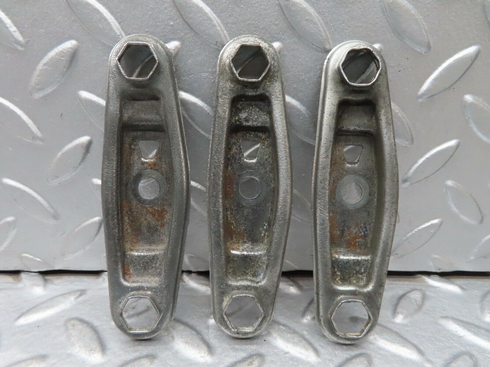 16951 Mercedes-Benz C123 280CE Coupe Fuel Injector Bracket 3pcs