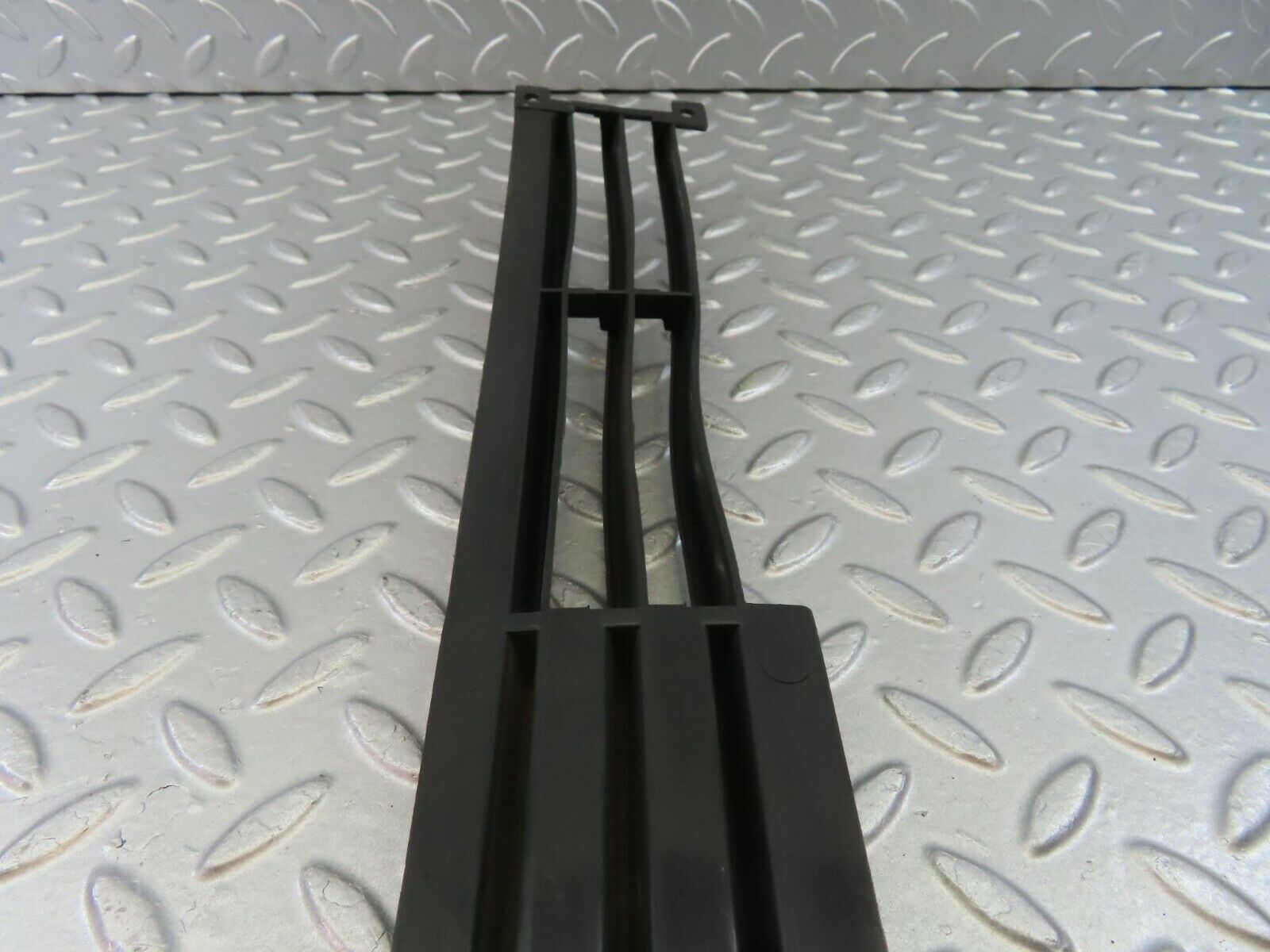 8863 Mercedes-Benz W115 Front Lower Grill Right