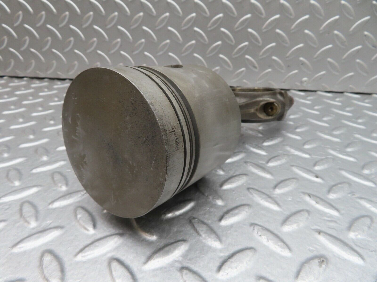 18101 Mercedes-Benz W123 200 Piston With Connecting Rod 86.00 mm