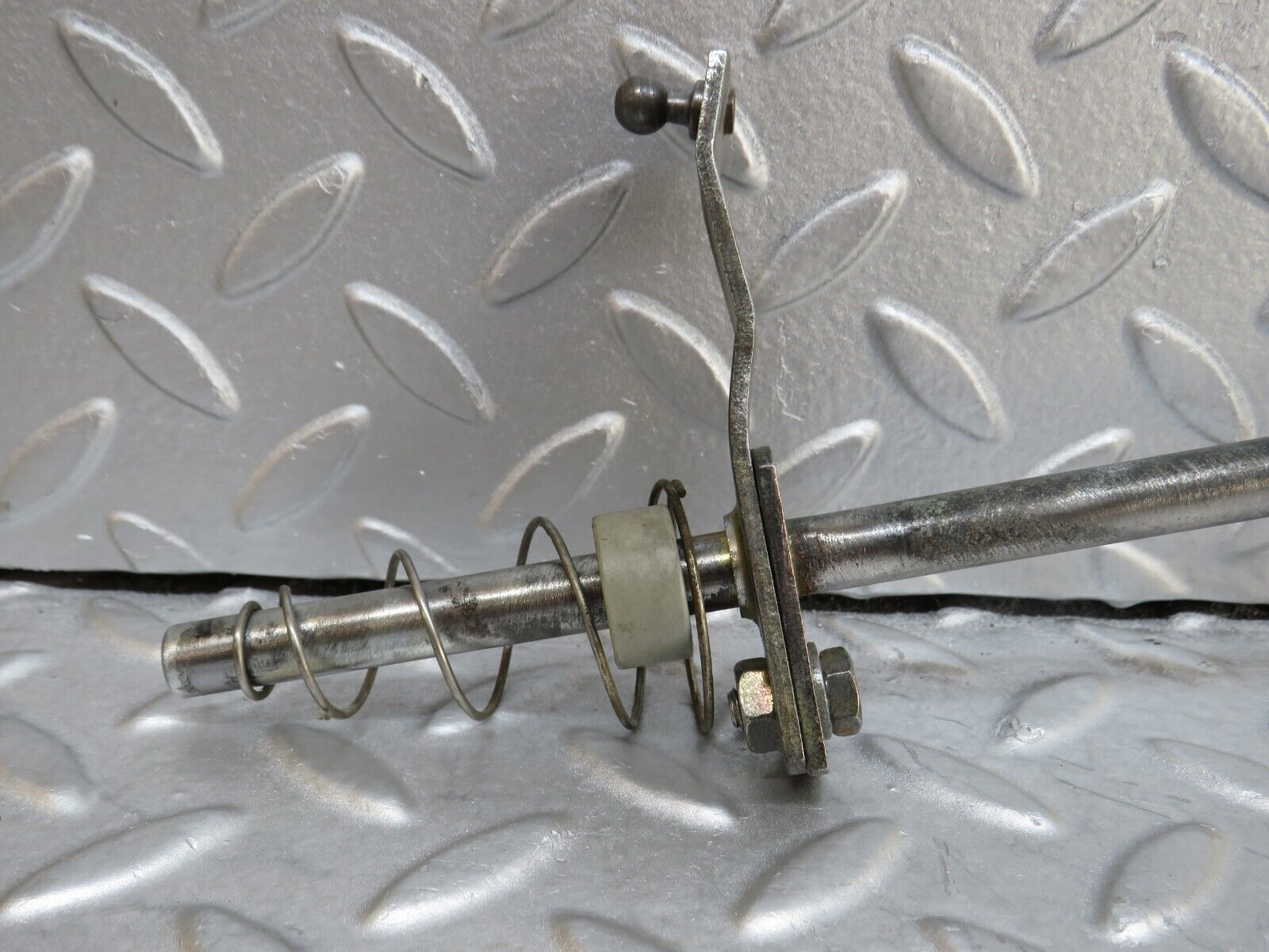 37165 Mercedes-Benz C126 420SEC Coupe Accelerator Linkage