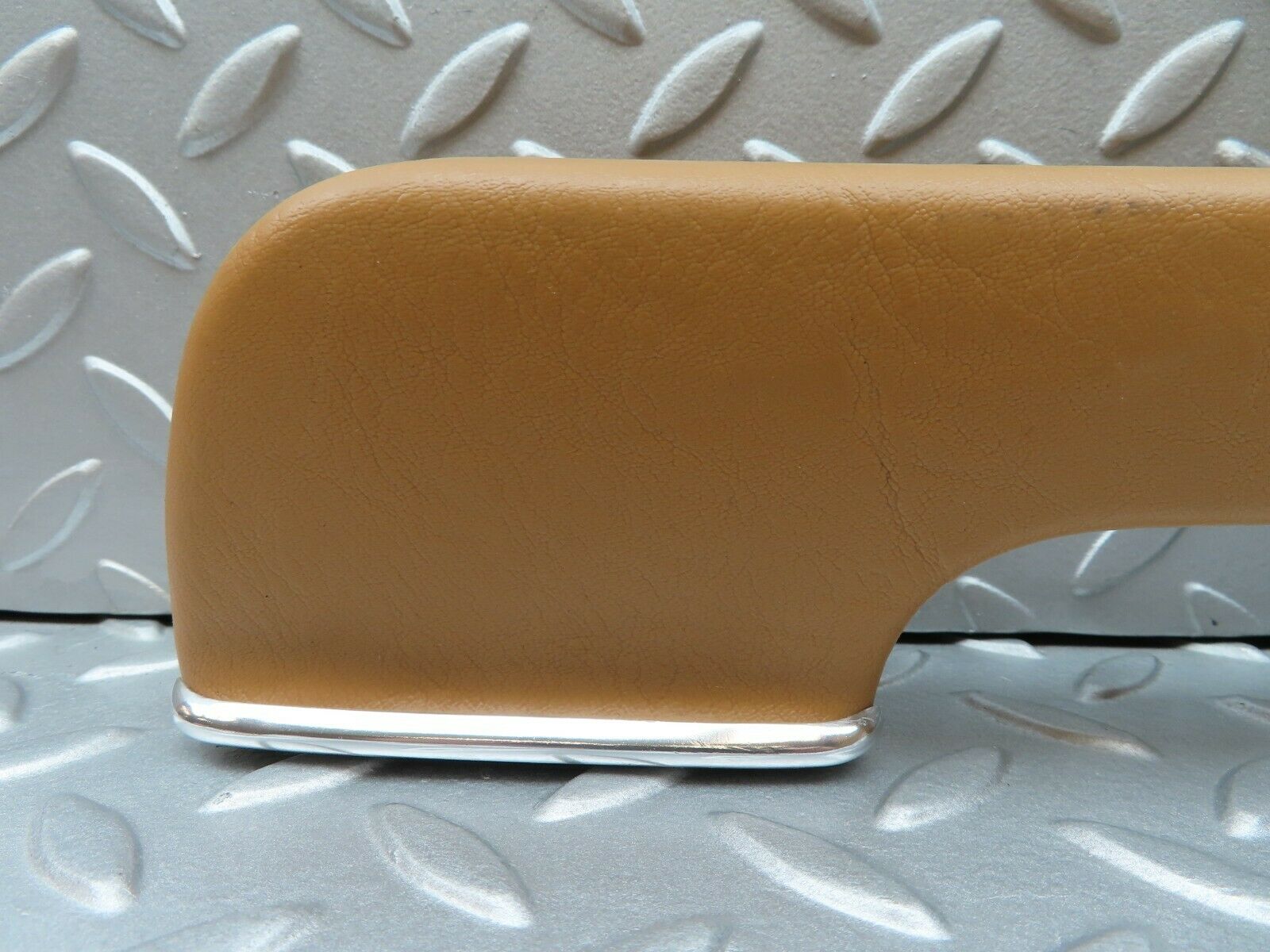 3710 Mercedes-Benz S123 200T Wagon Door Handle Rear Right Palomino 1239702001