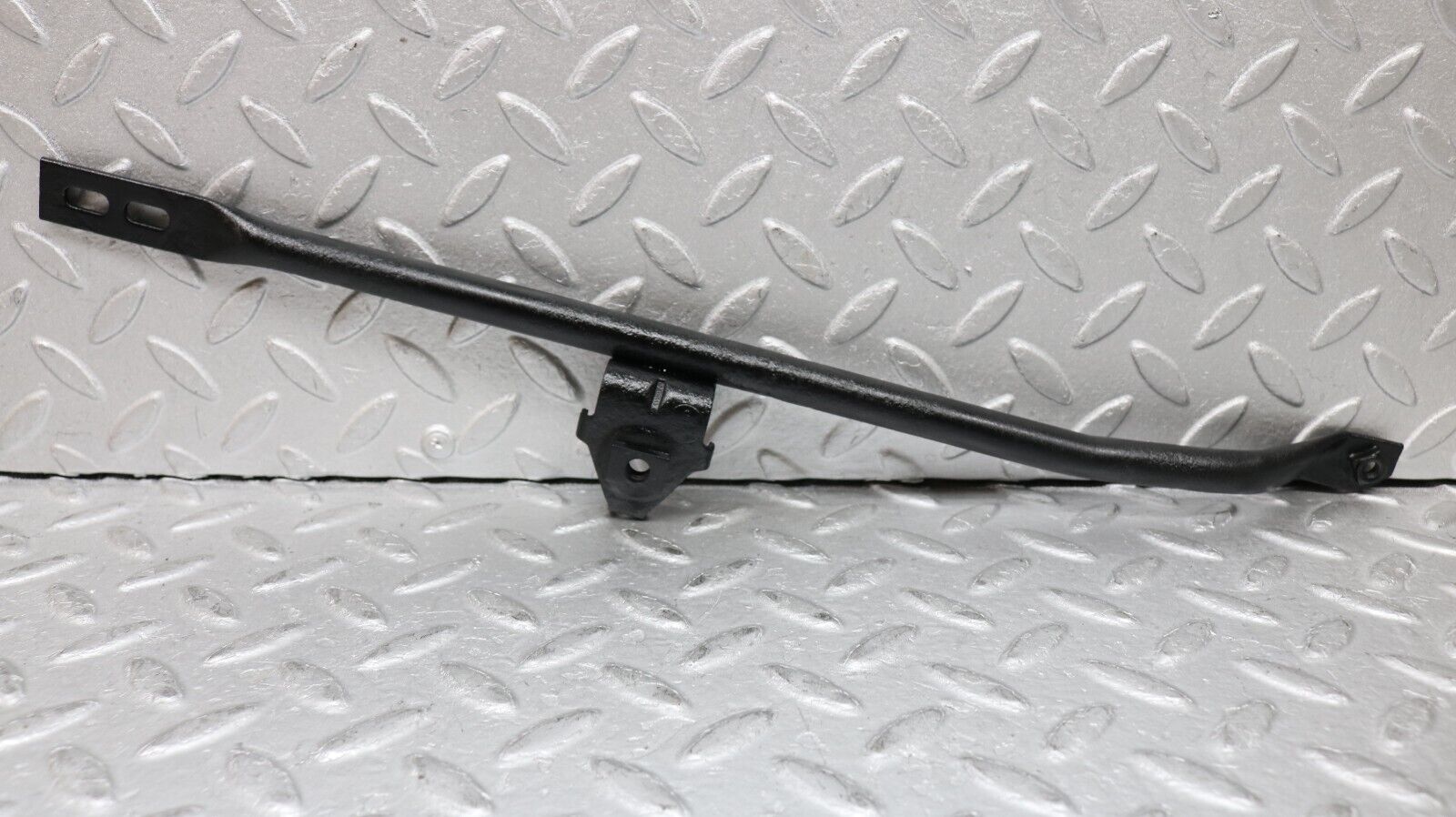 37231 Mercedes-Benz C126 420SEC Coupe Front Lock Carrier Panel Reinforcement