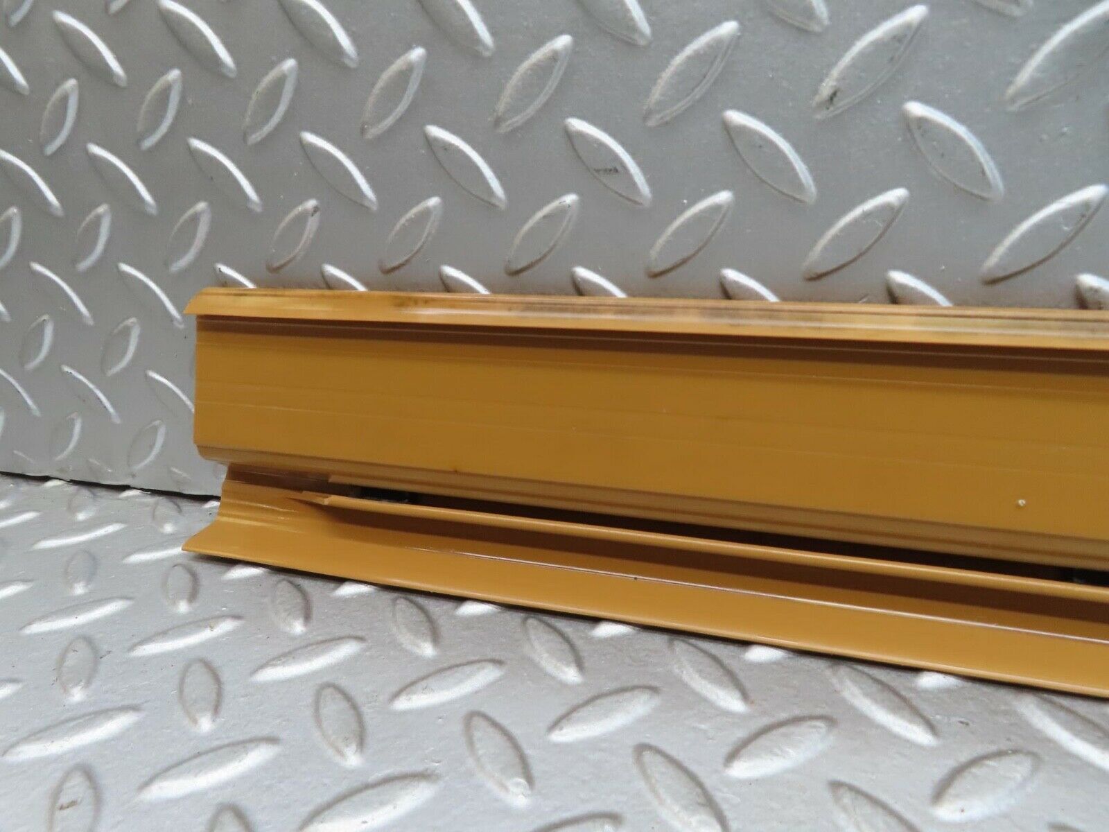 15855 Mercedes-Benz W123 280E Front Left Door Sill Trim Beige