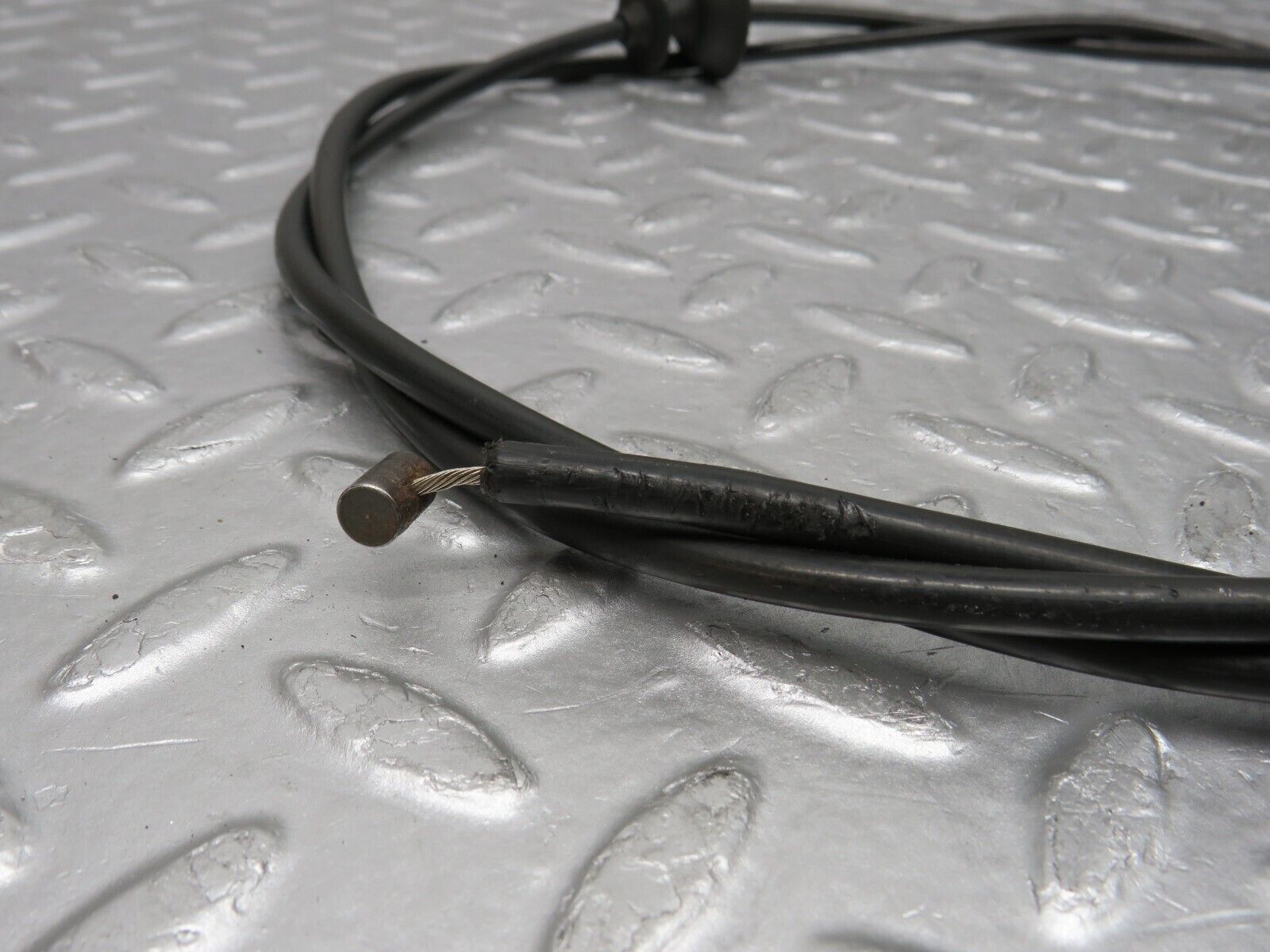 38029 Mercedes-Benz A124 320E Cabriolet Bonnet Release Cable