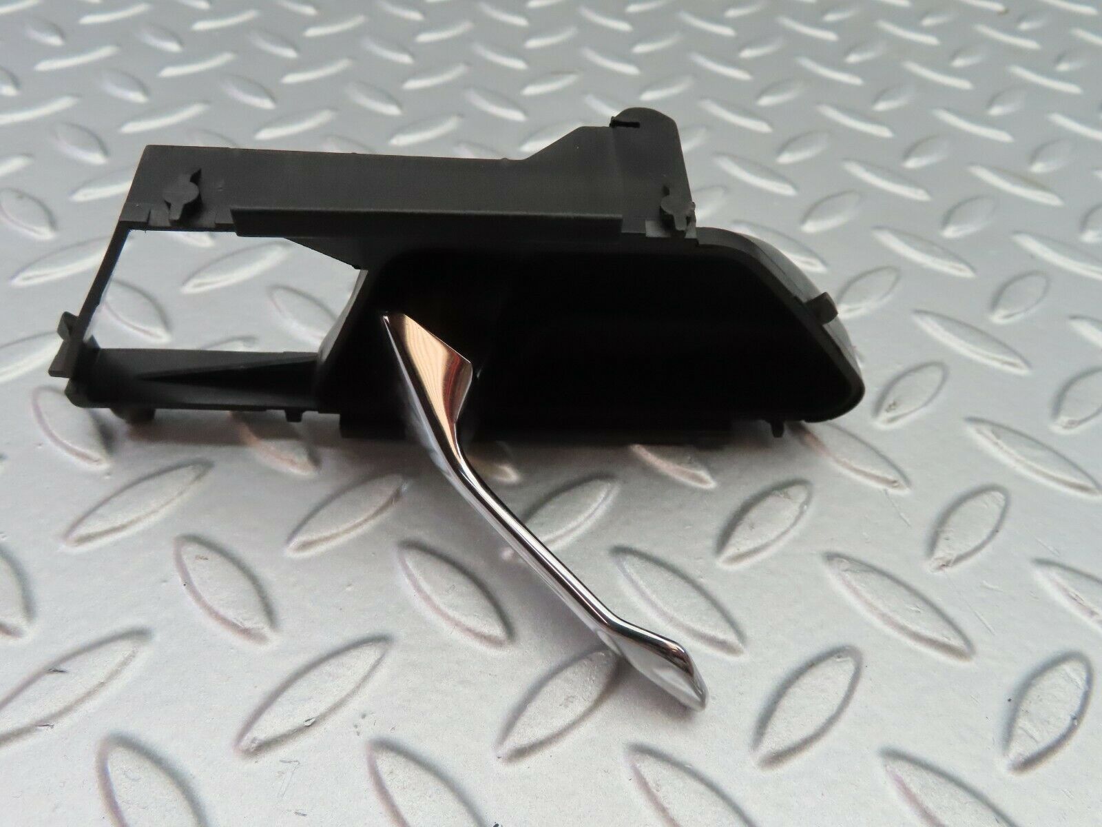 6444 Mercedes-Benz S124 E220 Wagon Front Left Interior Door Handle 1247600161