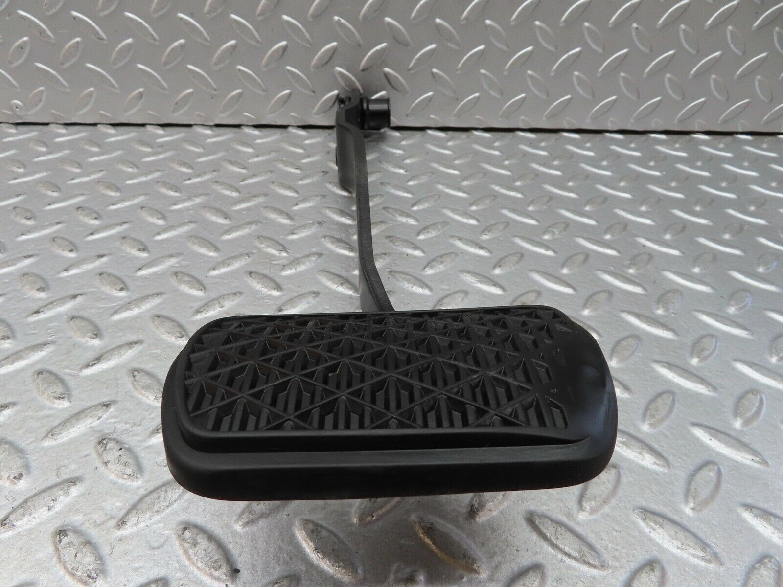 19099 Mercedes-Benz W123 300D Brake Pedal With Rubber