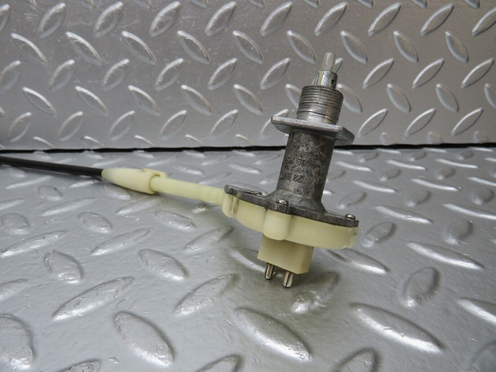 31035 Mercedes-Benz W123 230E Heater Regulator 1238300485