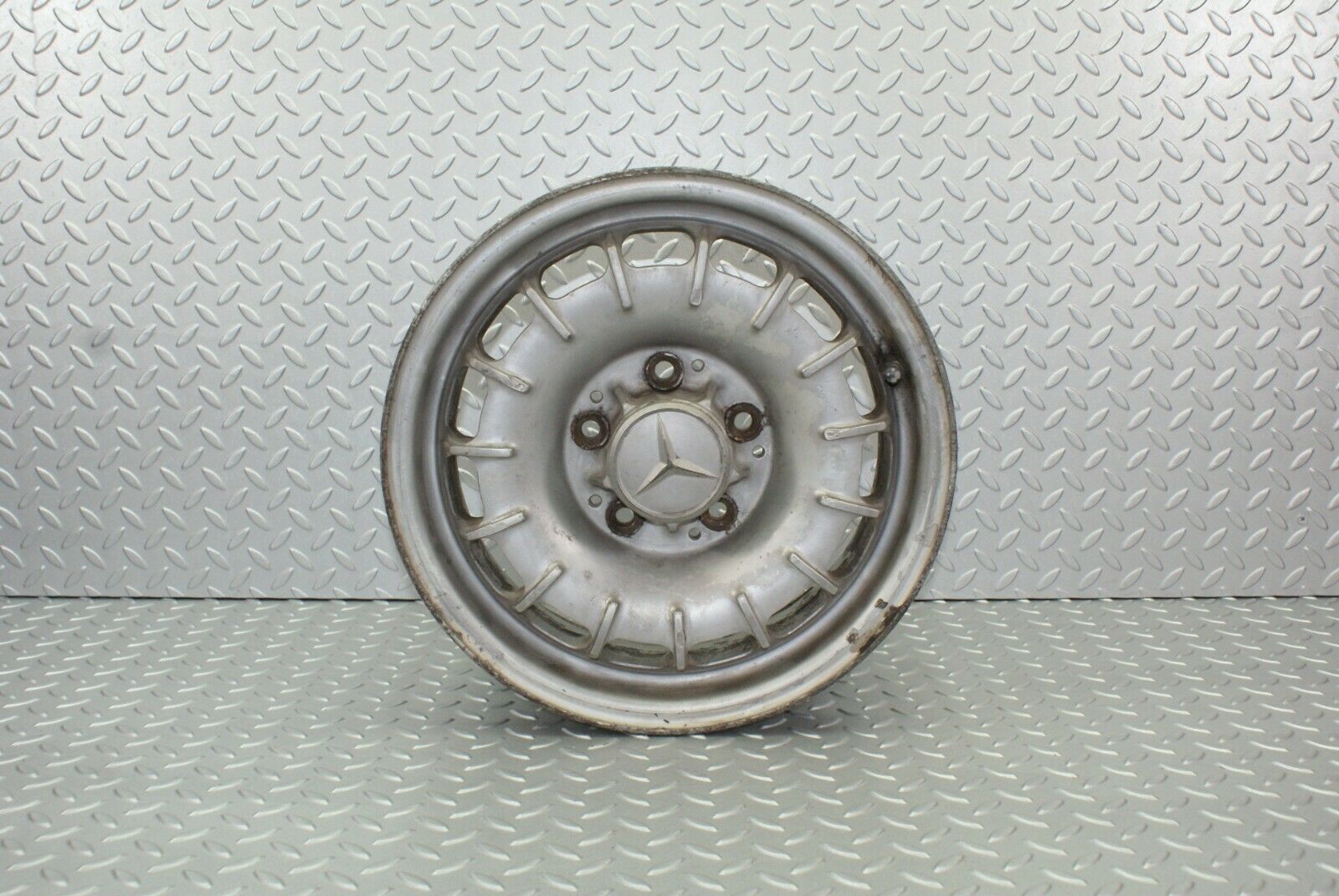 2459 Mercedes-Benz W123 Alloy Wheel Mexican Hat 5.5Jx14H2 ET30 1234001702