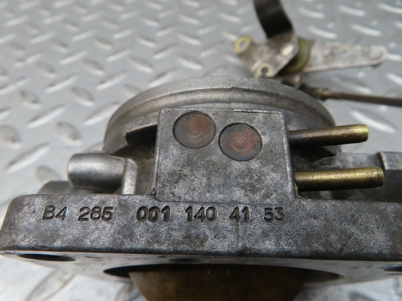 17048 Mercedes-Benz C123 280CE Coupe Throttle Body Valve & Linkage 0011404153