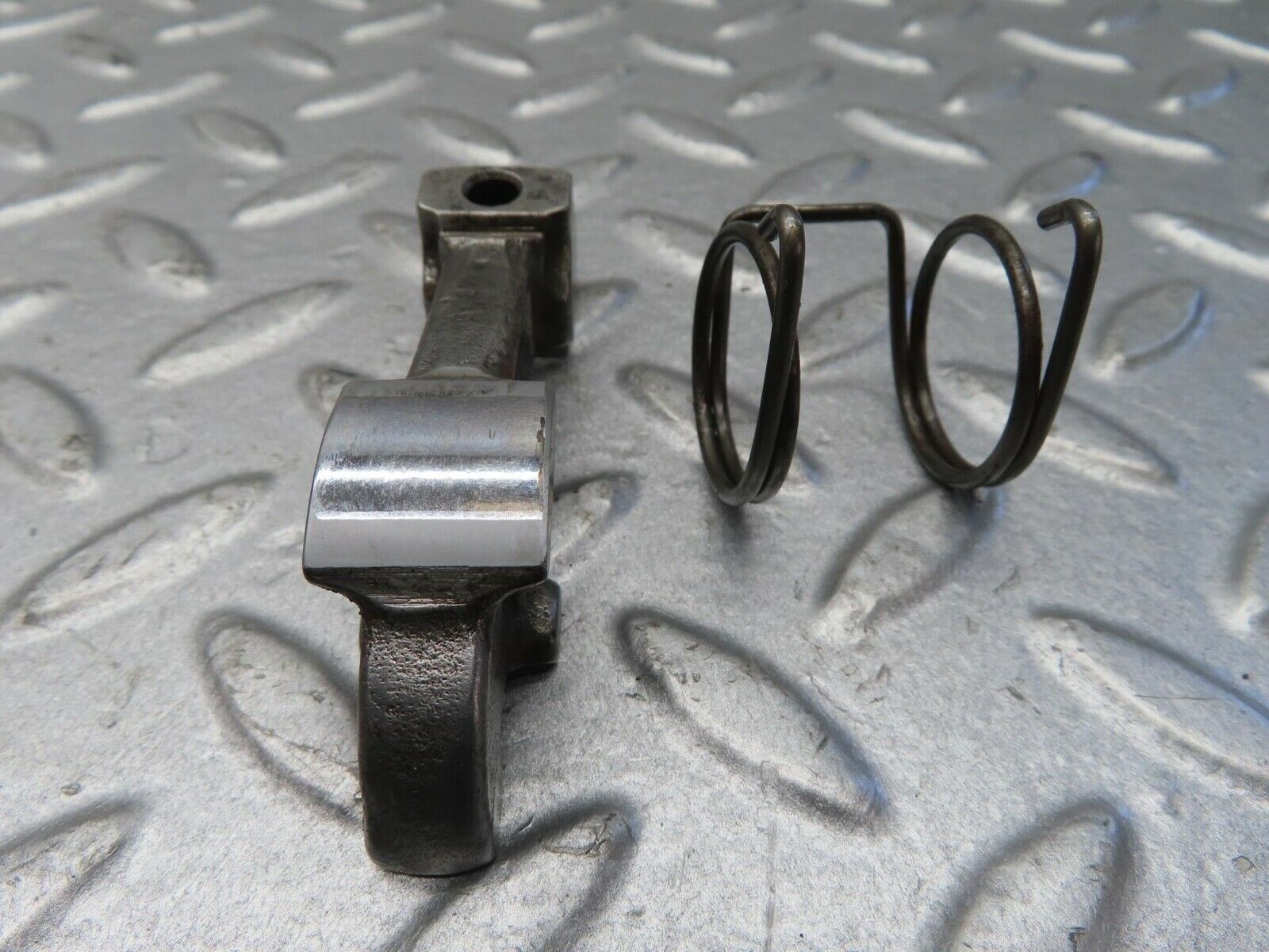 13373 Mercedes-Benz W111 230S Valve Rocker Arm With Retaining Spring