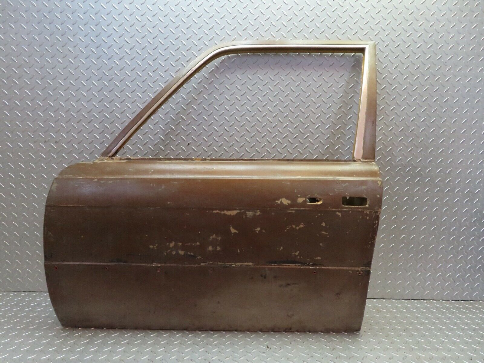 18810 Mercedes-Benz W116 Front Left Door