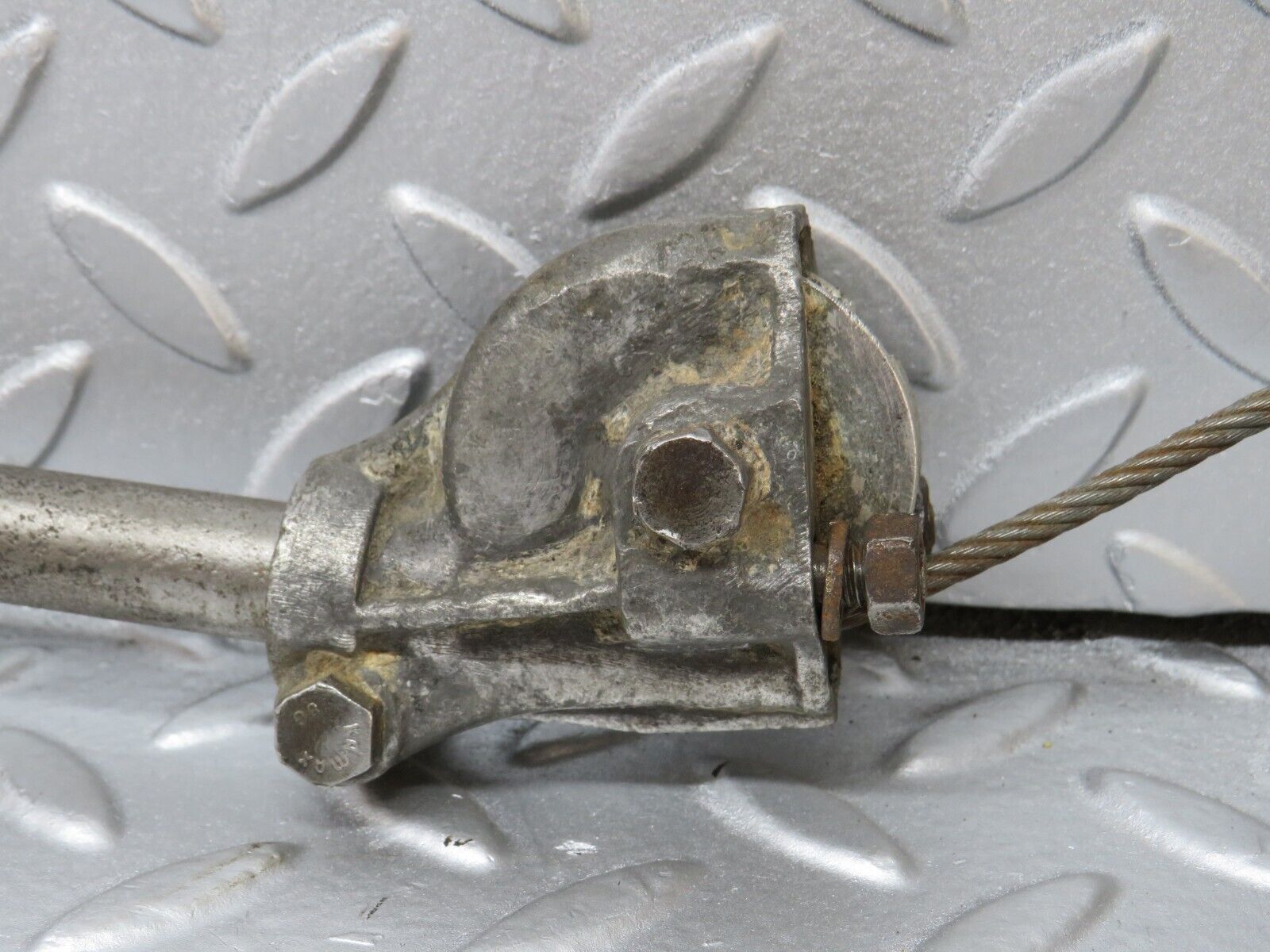 40455 Mercedes-Benz W110 230 Handbrake Cable Handbrake Pulley 1104200790