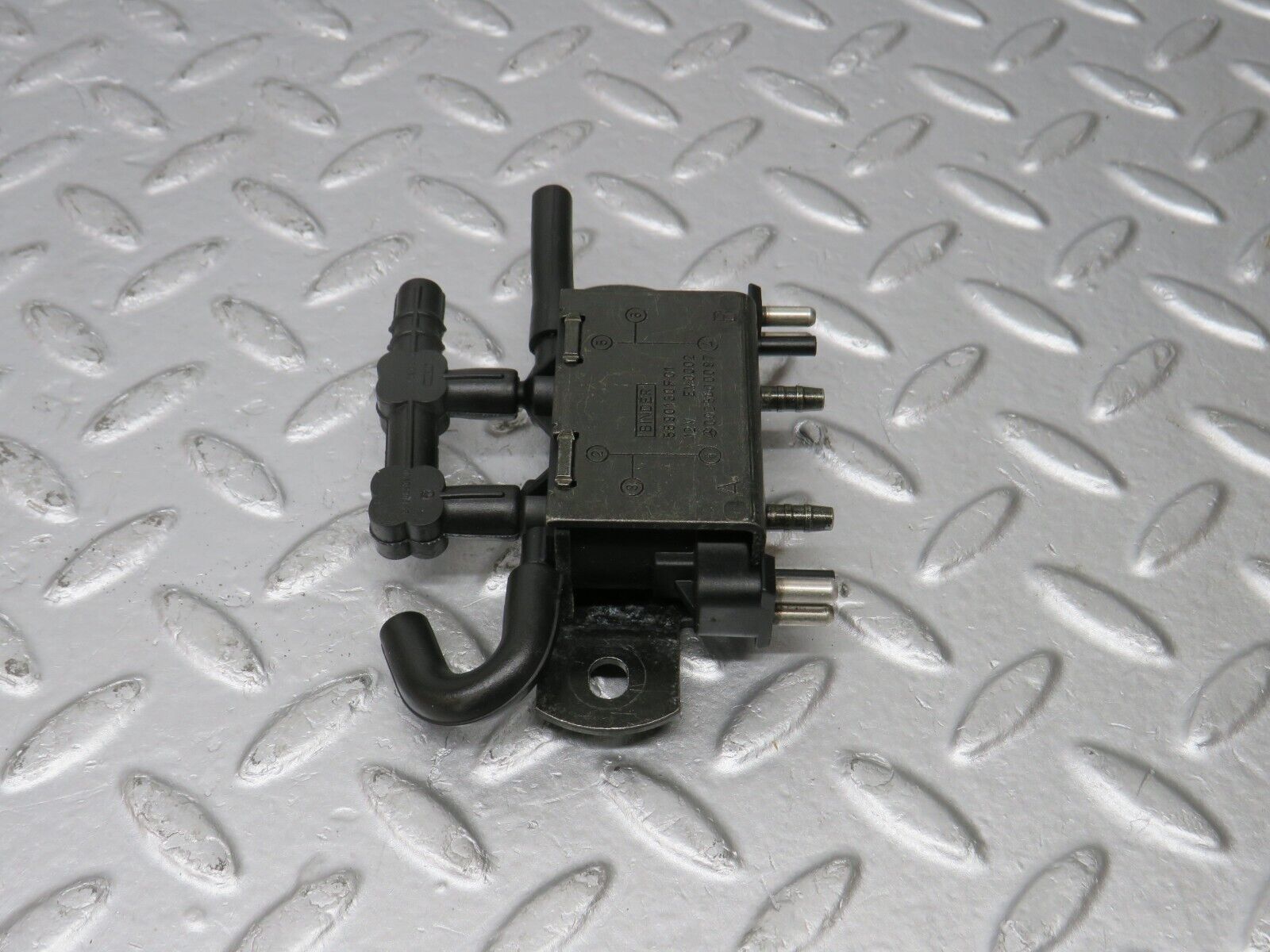 39698 Mercedes-Benz R129 320SL Coupe Solenoid Vacuum Valve 0025400097