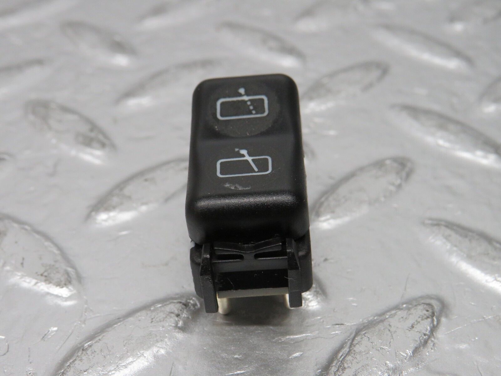 31377 Mercedes-Benz S124 220TE Wagon Windscreen Wiper Switch 1248210151