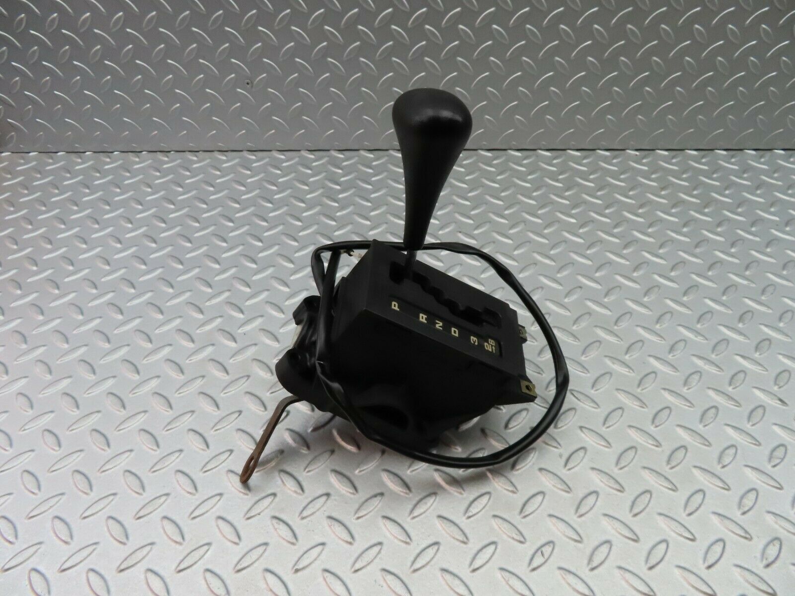 6129 Mercedes-Benz W126 380SE Automatic Gear Selector 1262670447