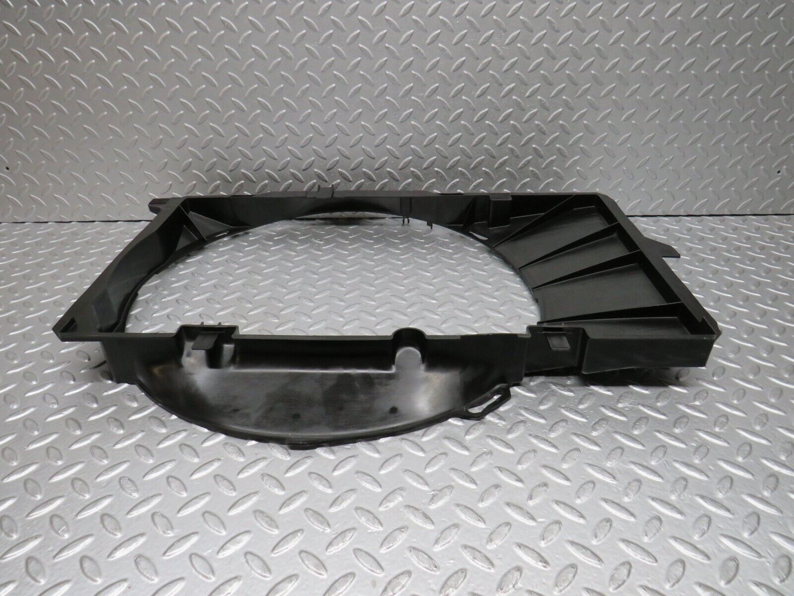 38232 Mercedes-Benz R129 280SL Coupe Radiator Fan Shroud Fan Cover 1295050055