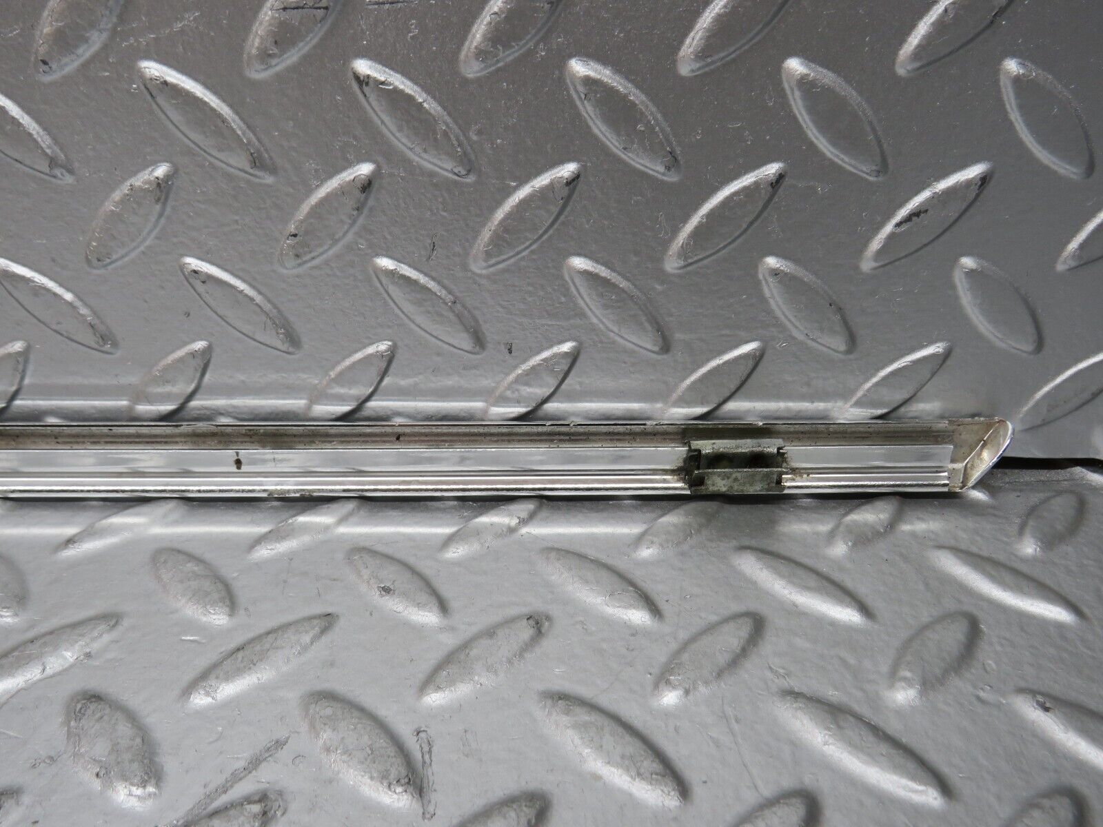 28184 Mercedes-Benz W123 280E Front Right Door Chrome Moulding Trim