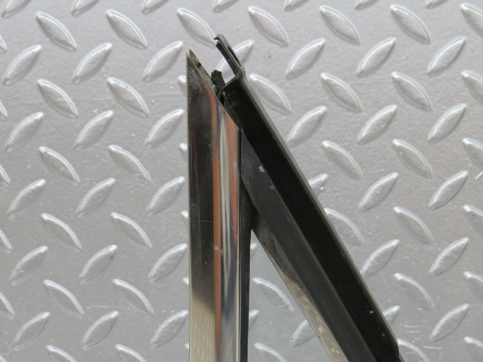 35798 Mercedes-Benz W108 Front Left Quarter Window