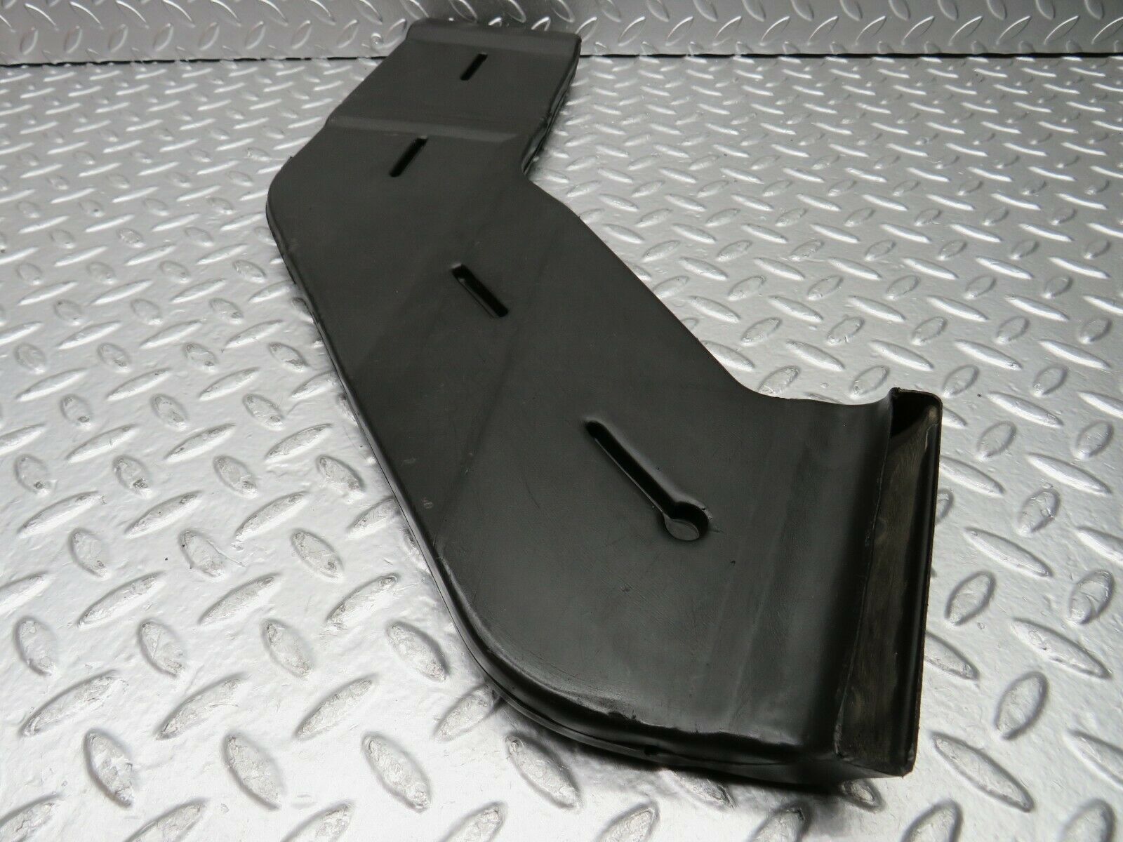 22689 Mercedes-Benz C107 450SLC Coupe Air Duct Vent Right Side 1078310446