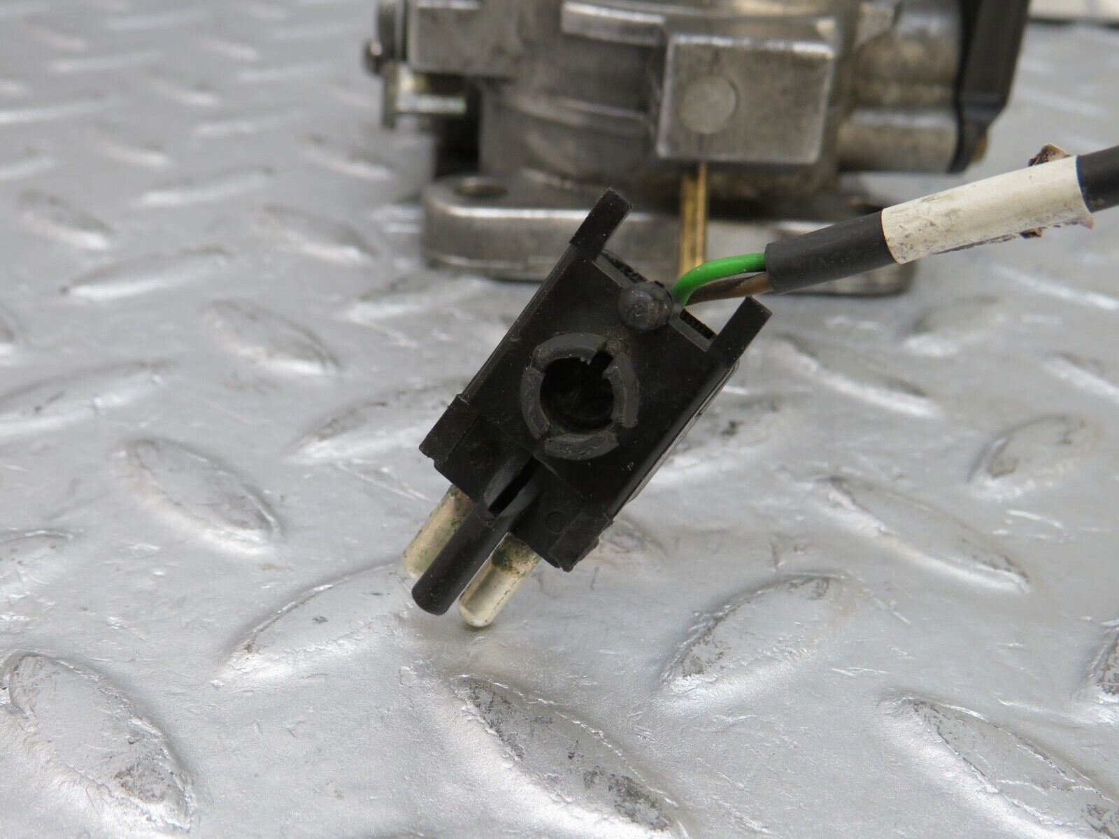 36673 Mercedes-Benz W201 190E 2.0L Throttle Body Valve & Sensor 0021400453 0055459824 240124/001/002