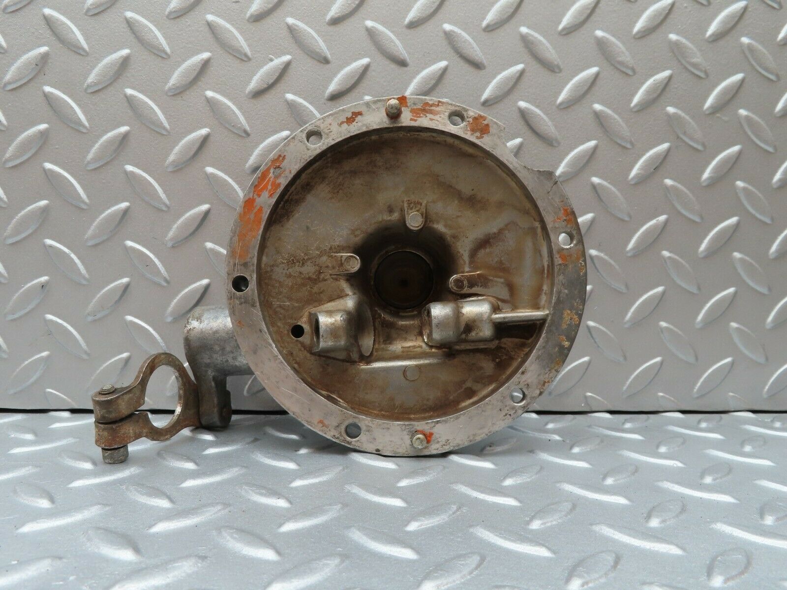 3485 Mercedes-Benz W108 280SE Distributor Bearing Housing 1271580415