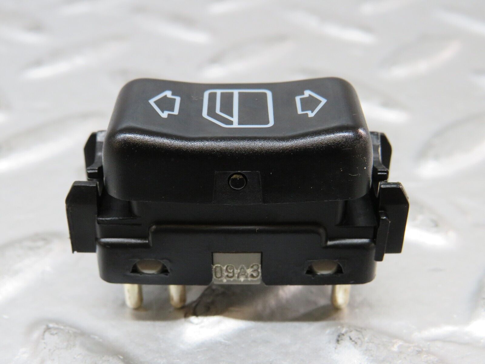 26560 Mercedes-Benz C124 220CE Coupe Left Electric Window Switch 1248208910