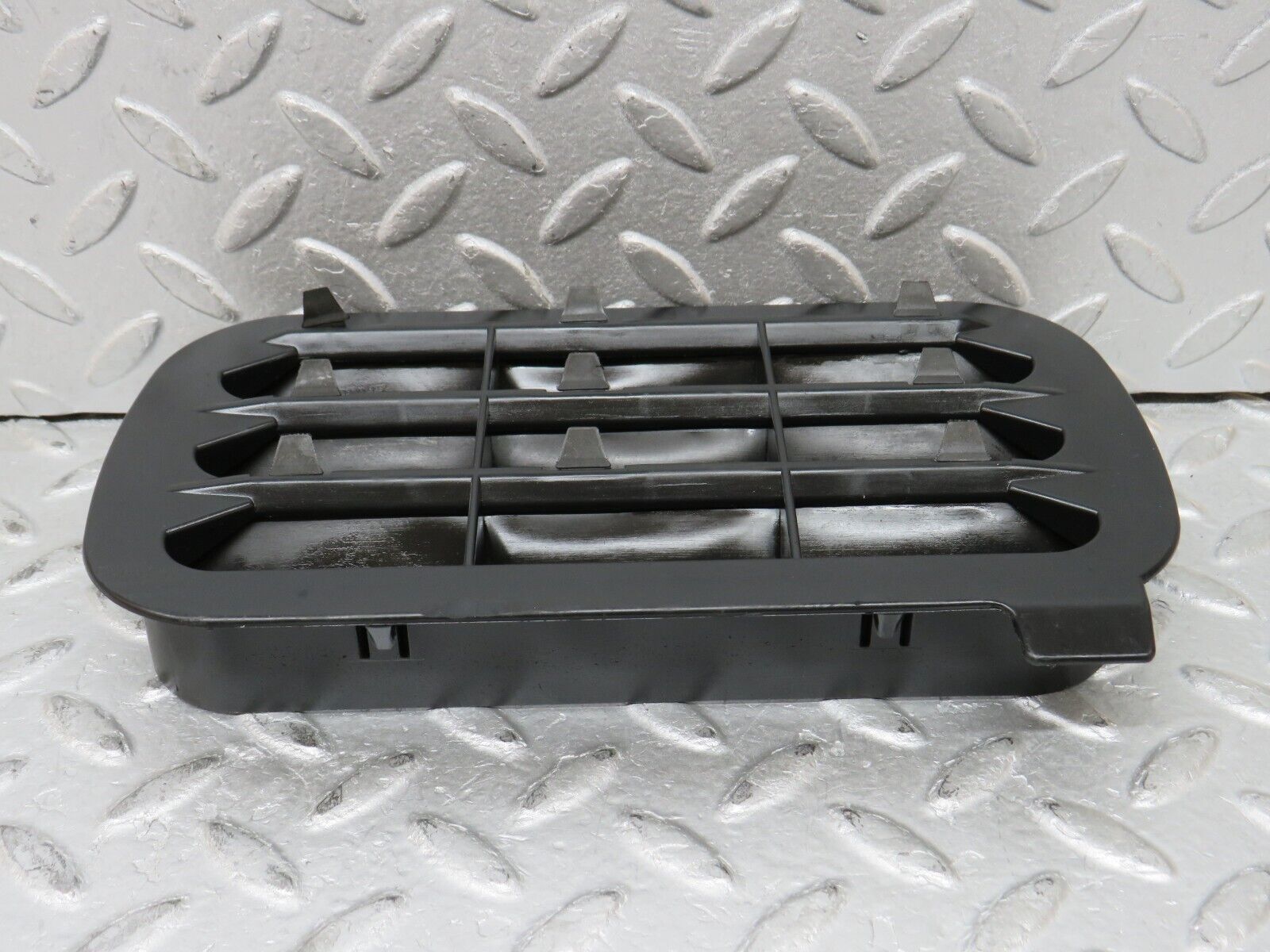 37999 Mercedes-Benz A124 320E Cabriolet Air Intake Vent 1248370230 1248370242