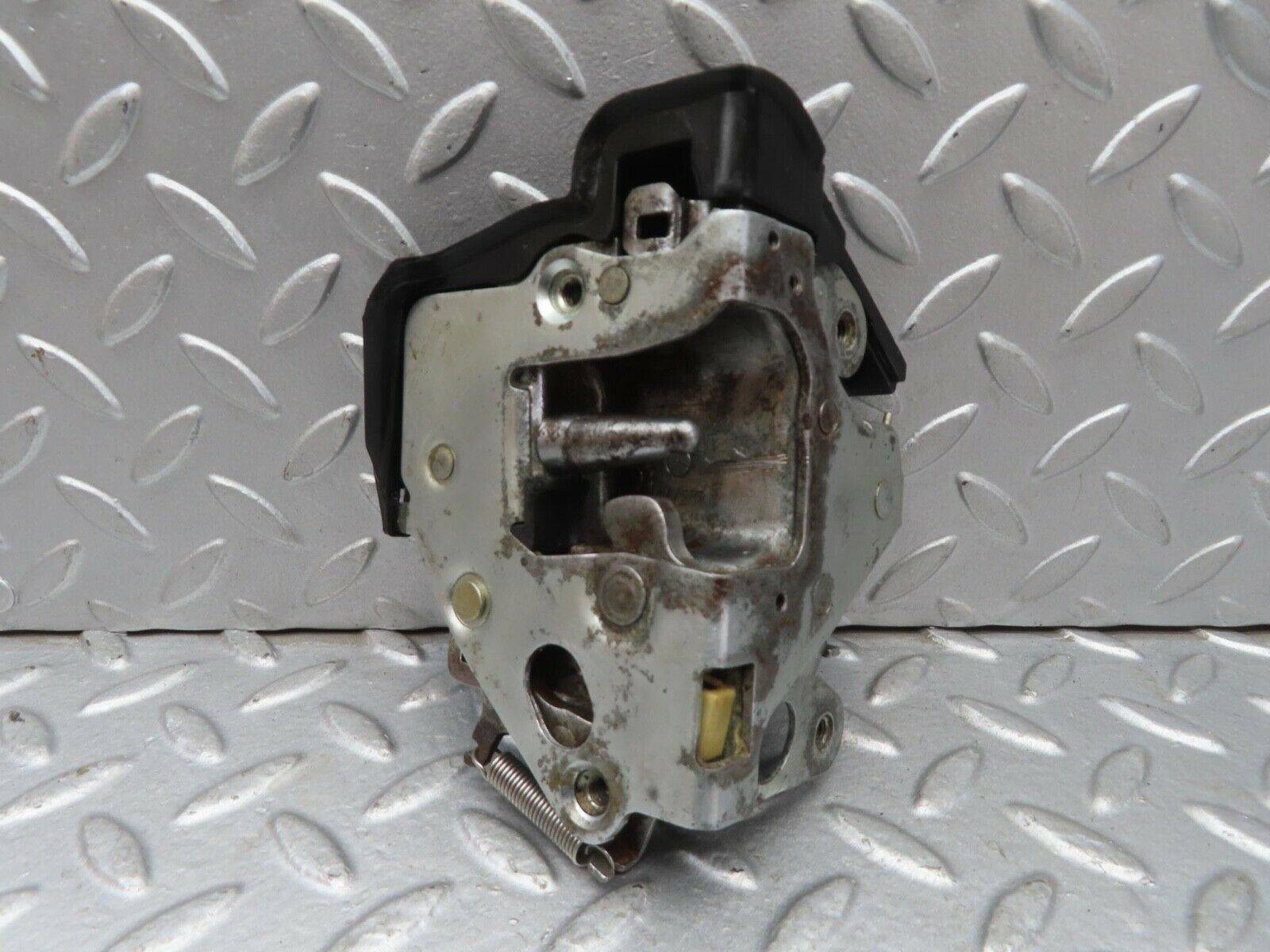 13638 Mercedes-Benz W123 200 Rear Left Door Lock Mechanism 1237330108