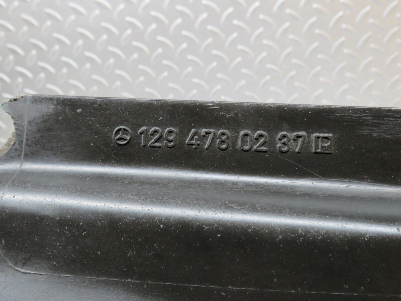 39519 Mercedes-Benz R129 320SL Coupe Fuel Pump Protective Cover 1294780237